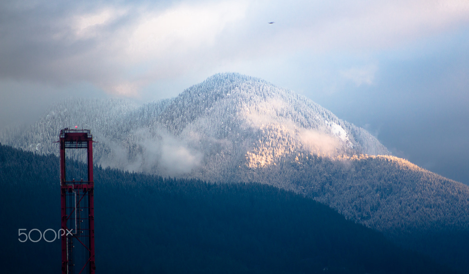 Canon EOS 650D (EOS Rebel T4i / EOS Kiss X6i) + Canon EF 70-210mm f/4 sample photo. Mount seymour lights photography