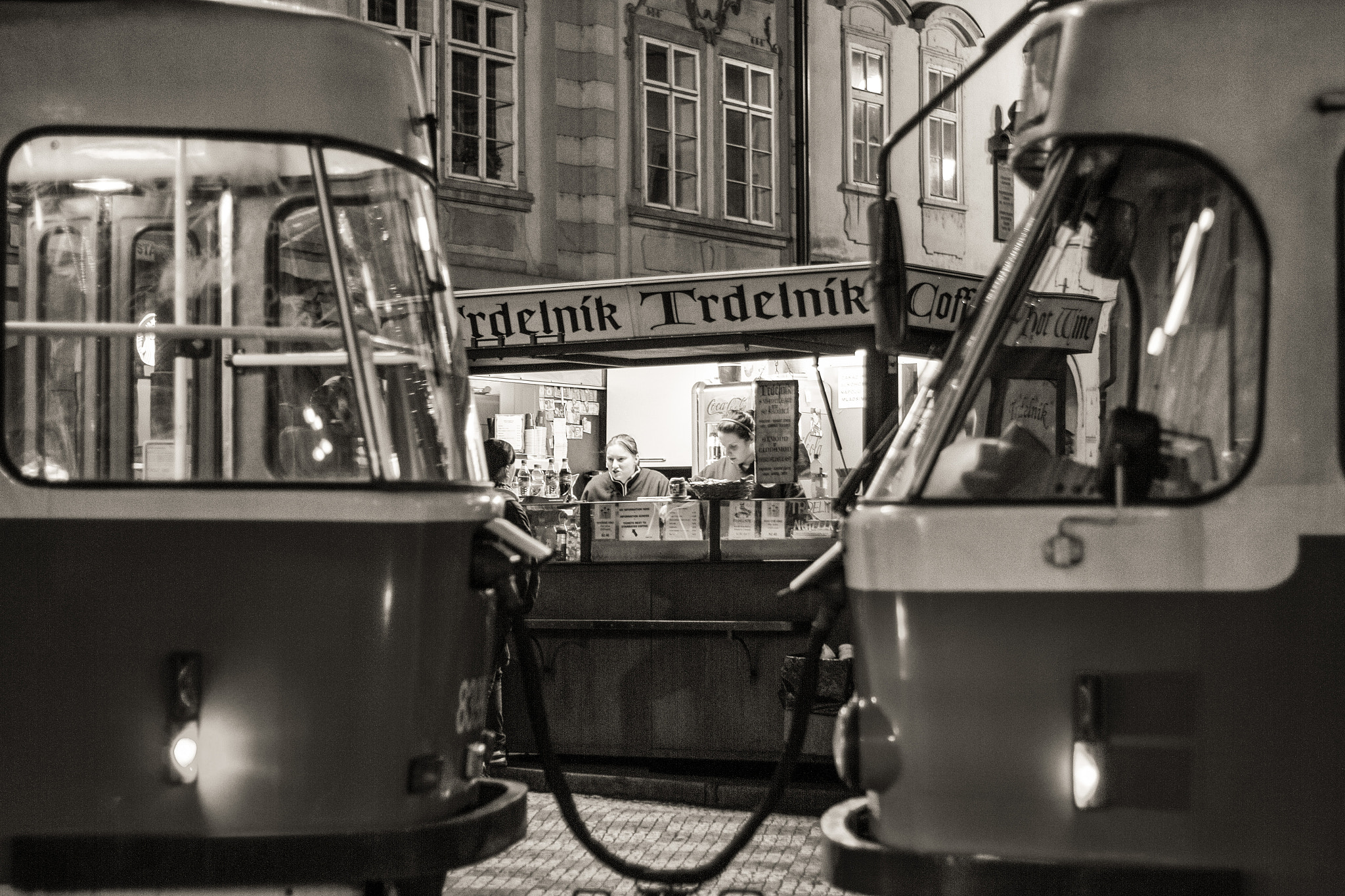 Canon EOS 7D + Canon EF 50mm f/1.8 sample photo. Traditional "trdelnik" at the christmas market photography