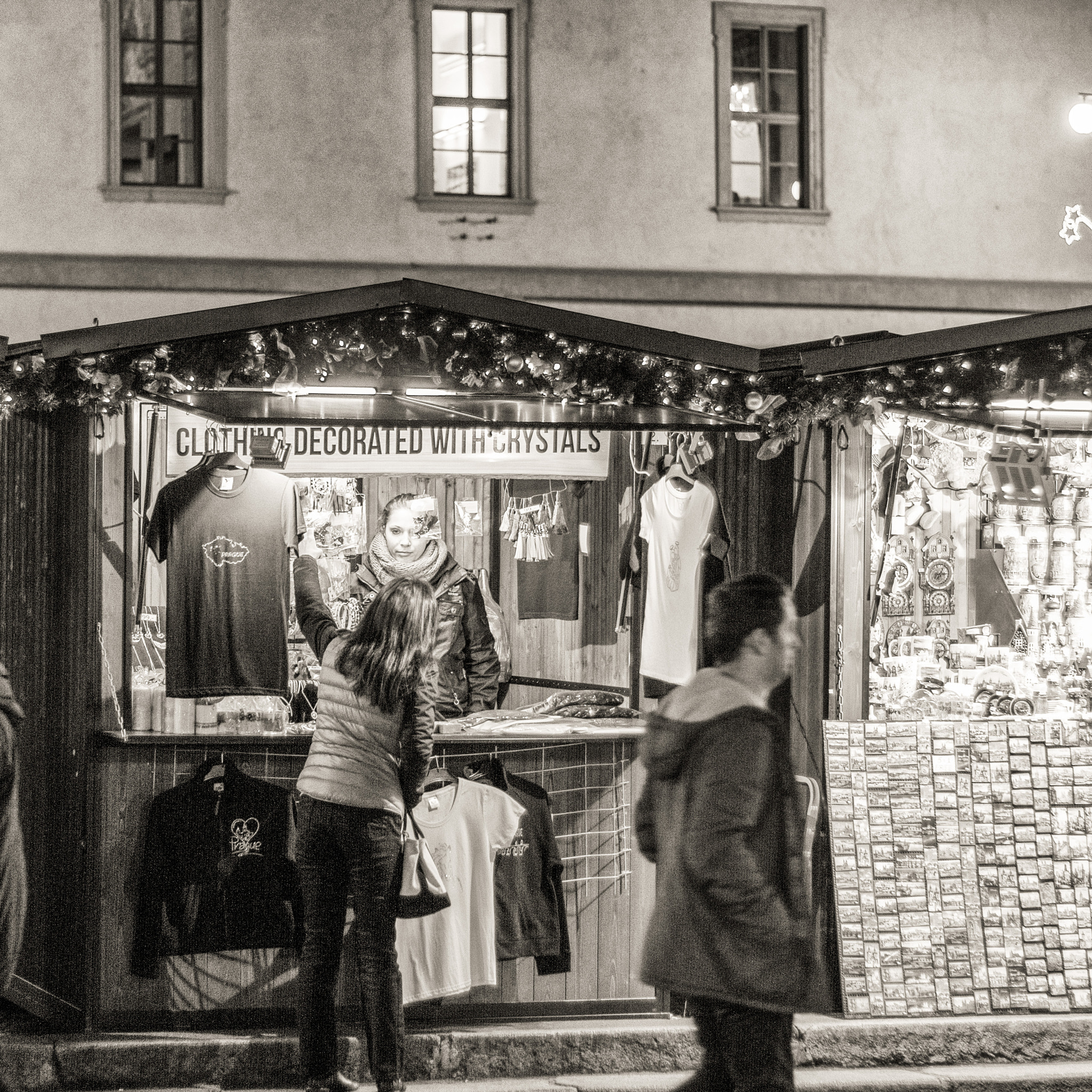 Canon EOS 7D + Canon EF 50mm f/1.8 sample photo. Shopping at the christmas market photography