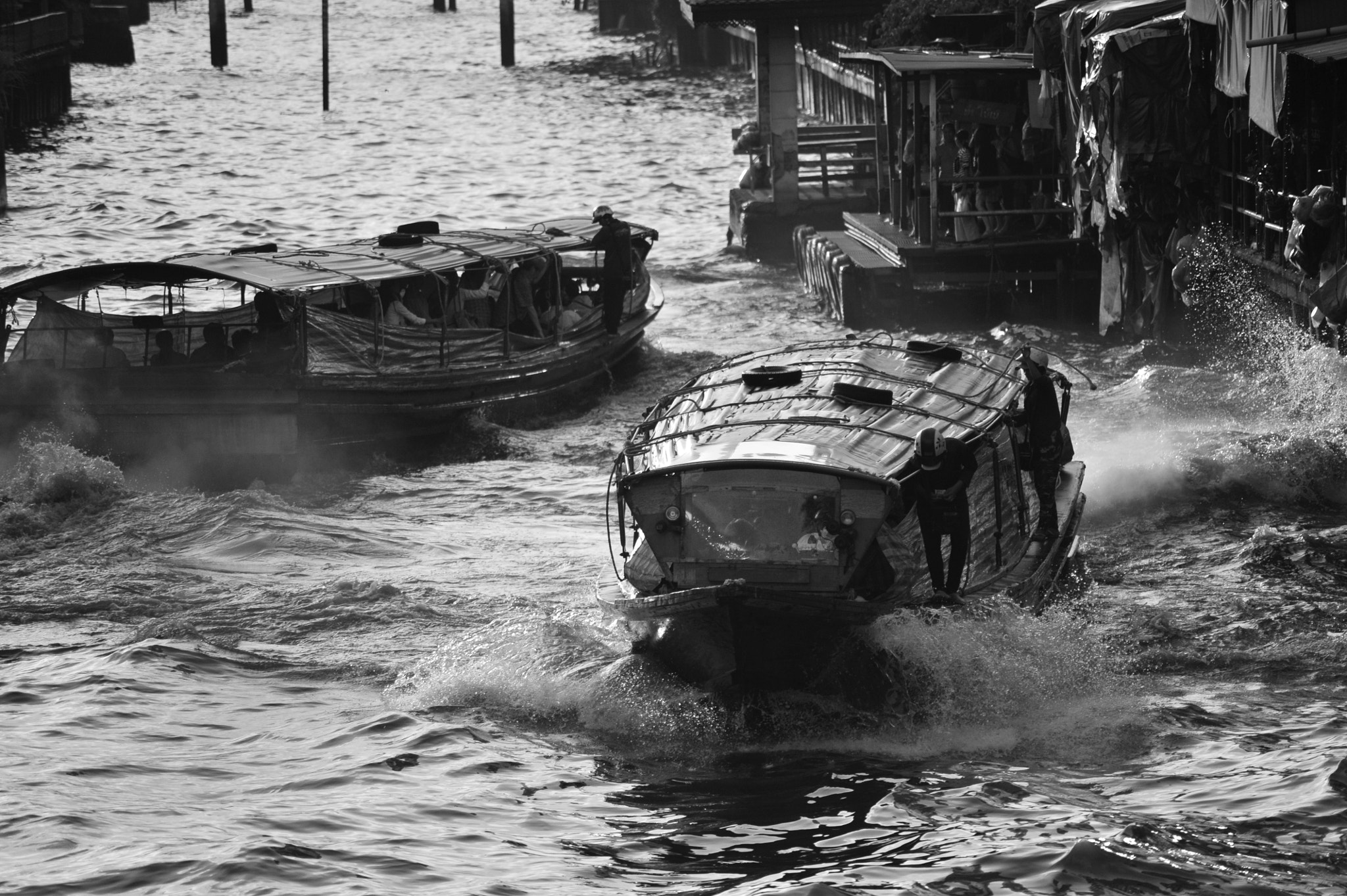 AF Zoom-Nikkor 70-300mm f/4-5.6D ED sample photo. Turbulence in saensaeb canal photography