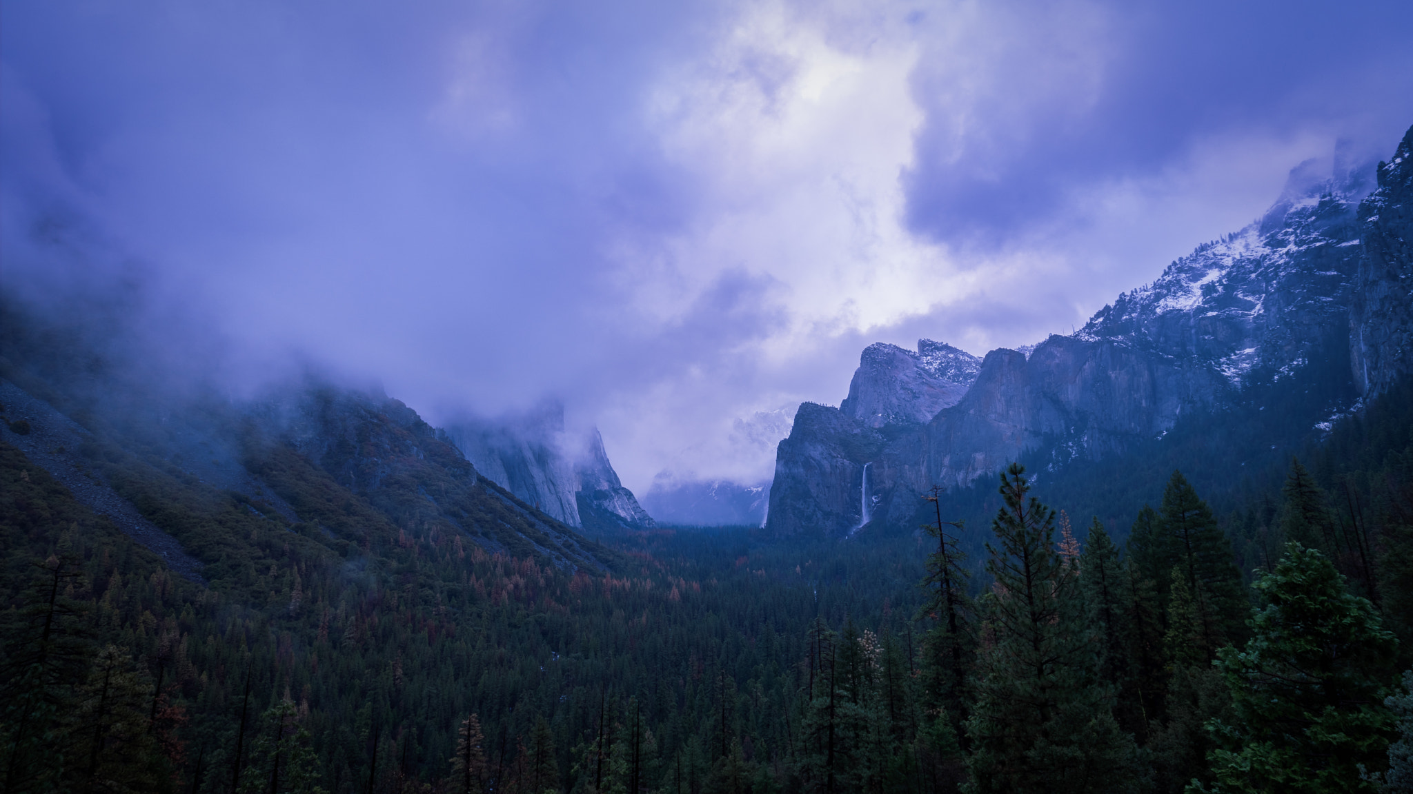 Sony a7 II + Canon EF 16-35mm F4L IS USM sample photo. Blue shade of tunnel view photography