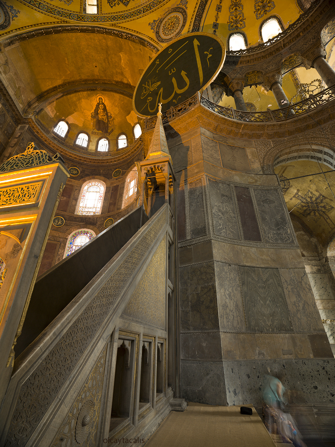 Hasselblad H5D-50 + HCD 24 sample photo. Ayasofya manfrotto hunkar mahfili catisi ve mihrap photography