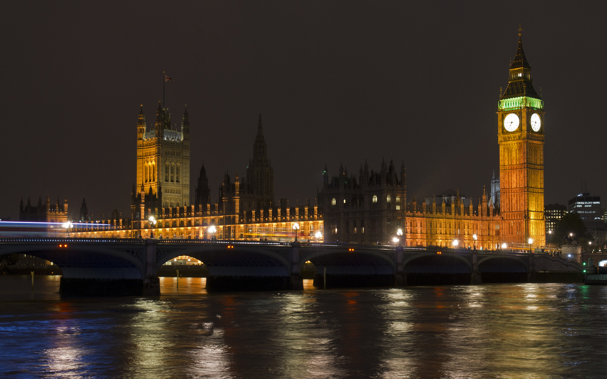 Sony Alpha DSLR-A550 + Sigma 17-70mm F2.8-4.5 (D) sample photo. Parliament from south bank photography