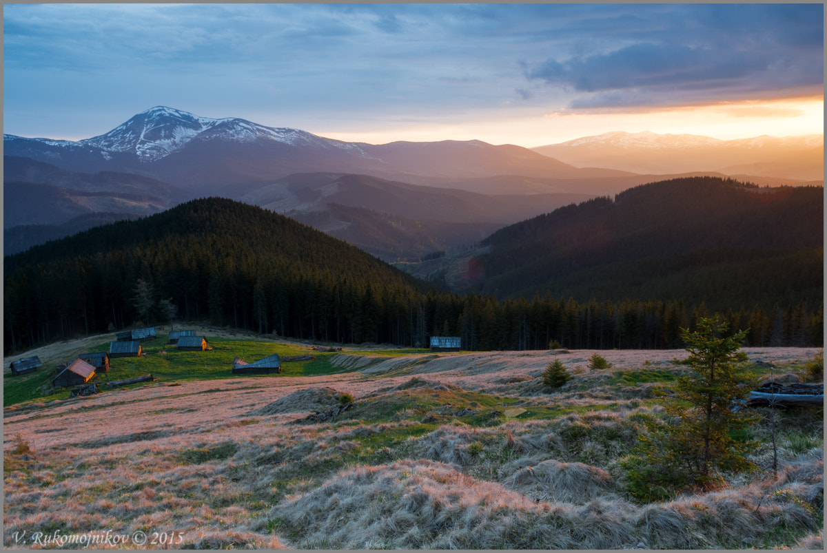 Nikon D7100 + Nikon AF Nikkor 20mm F2.8D sample photo. Carpathian alpine photography