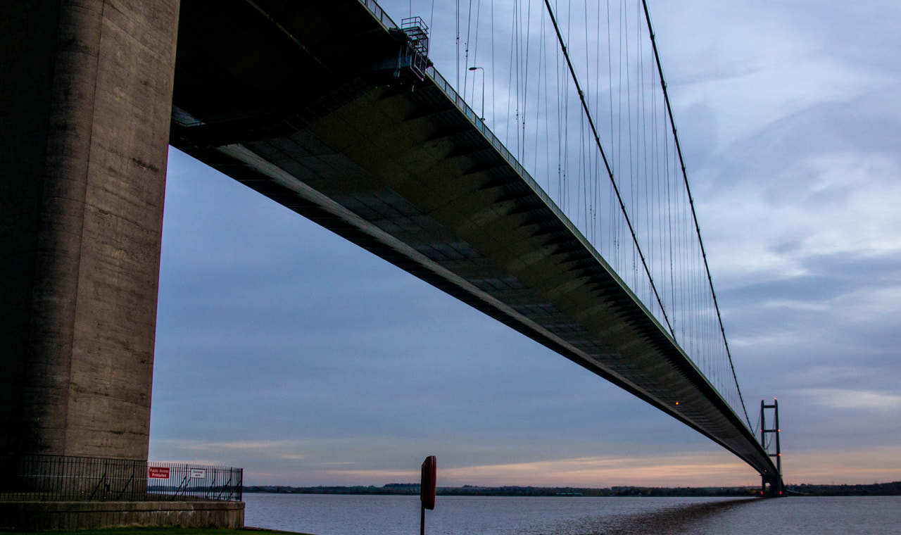 Sony Alpha DSLR-A550 + Sigma 17-70mm F2.8-4.5 (D) sample photo. Humber bridge photography