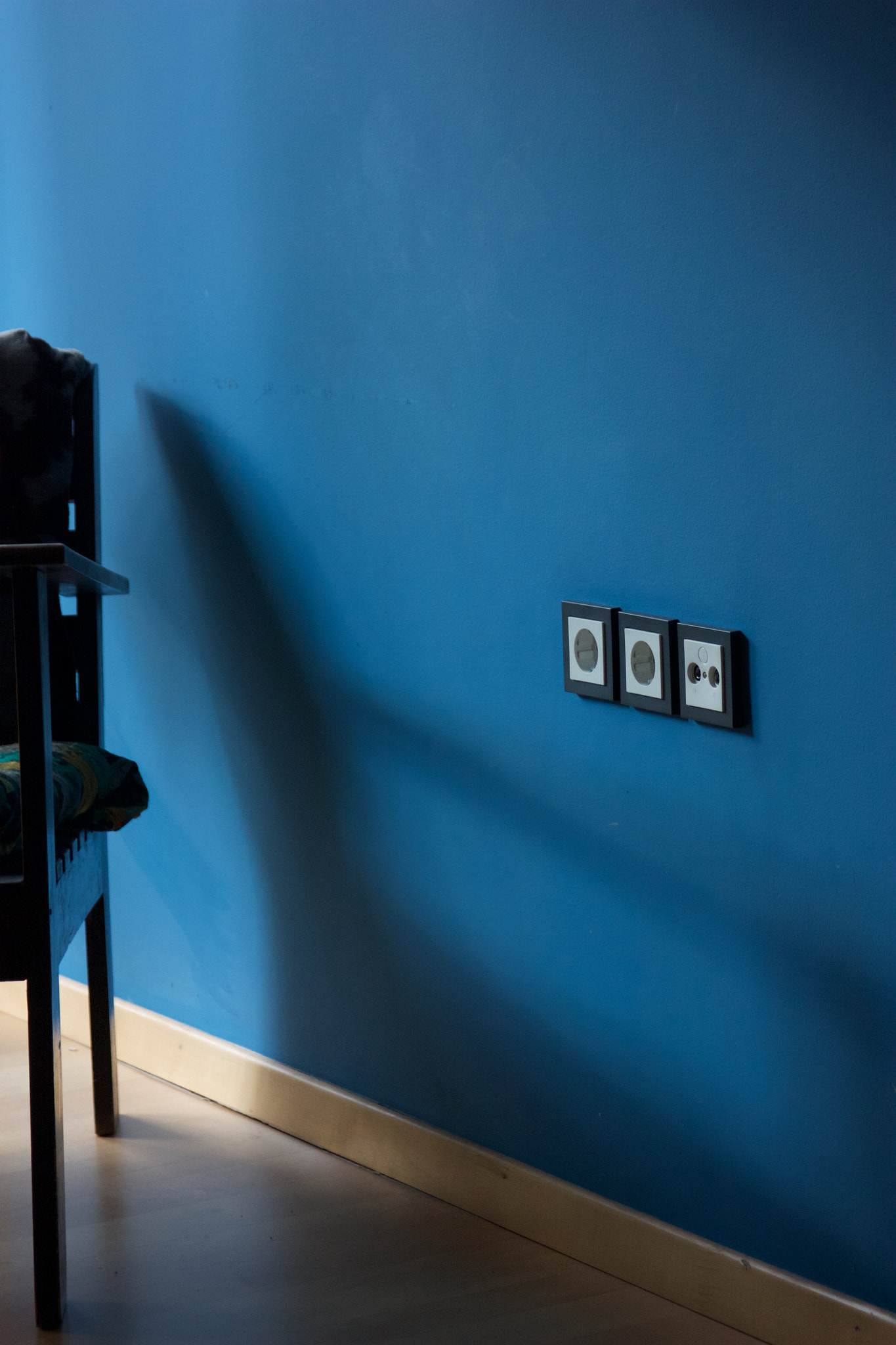 Canon EF 28-105mm f/3.5-4.5 USM sample photo. Shadows.jpg photography