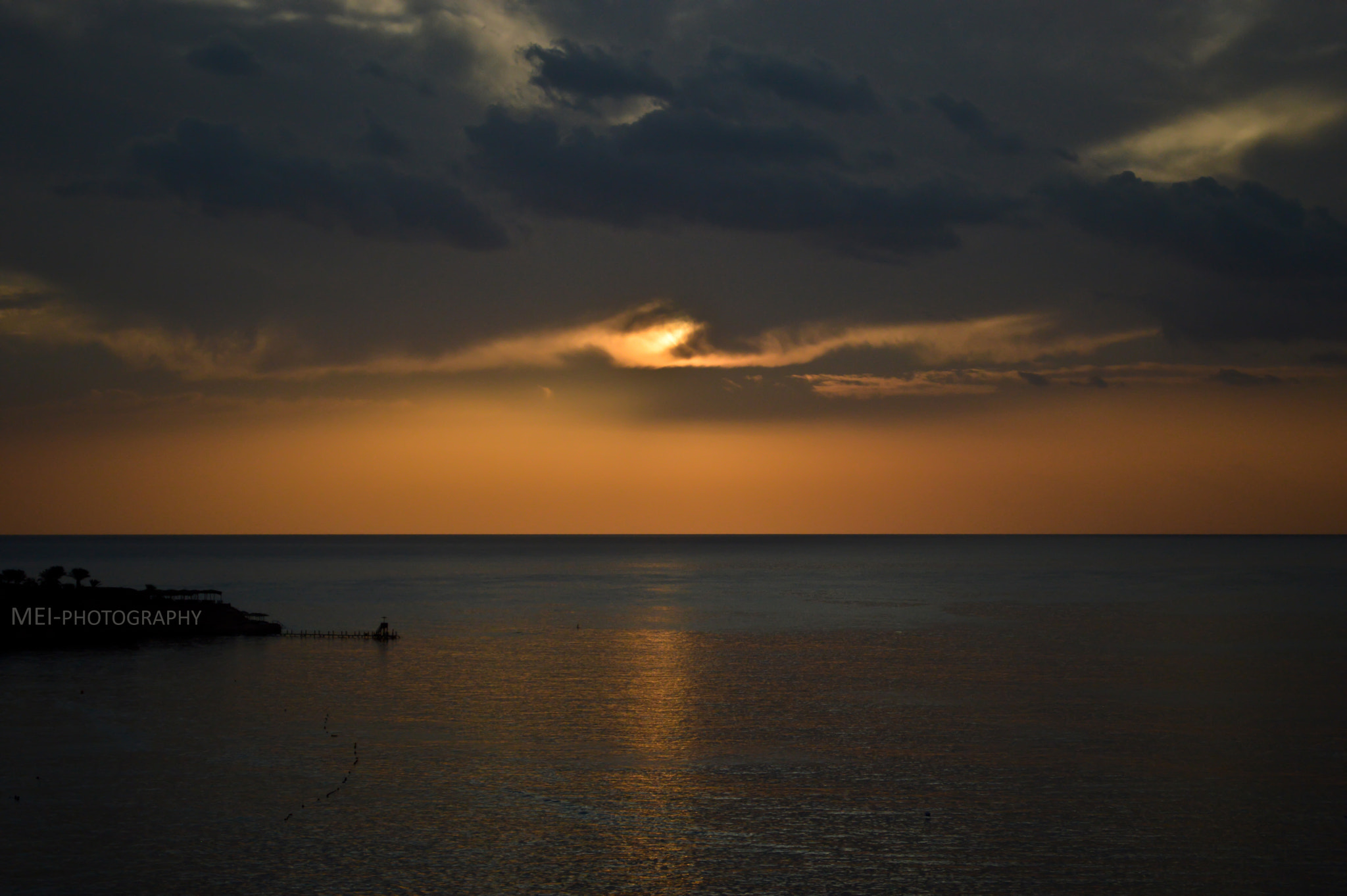 Nikon D3200 + AF DC-Nikkor 135mm f/2D sample photo. Sunrise 4 photography