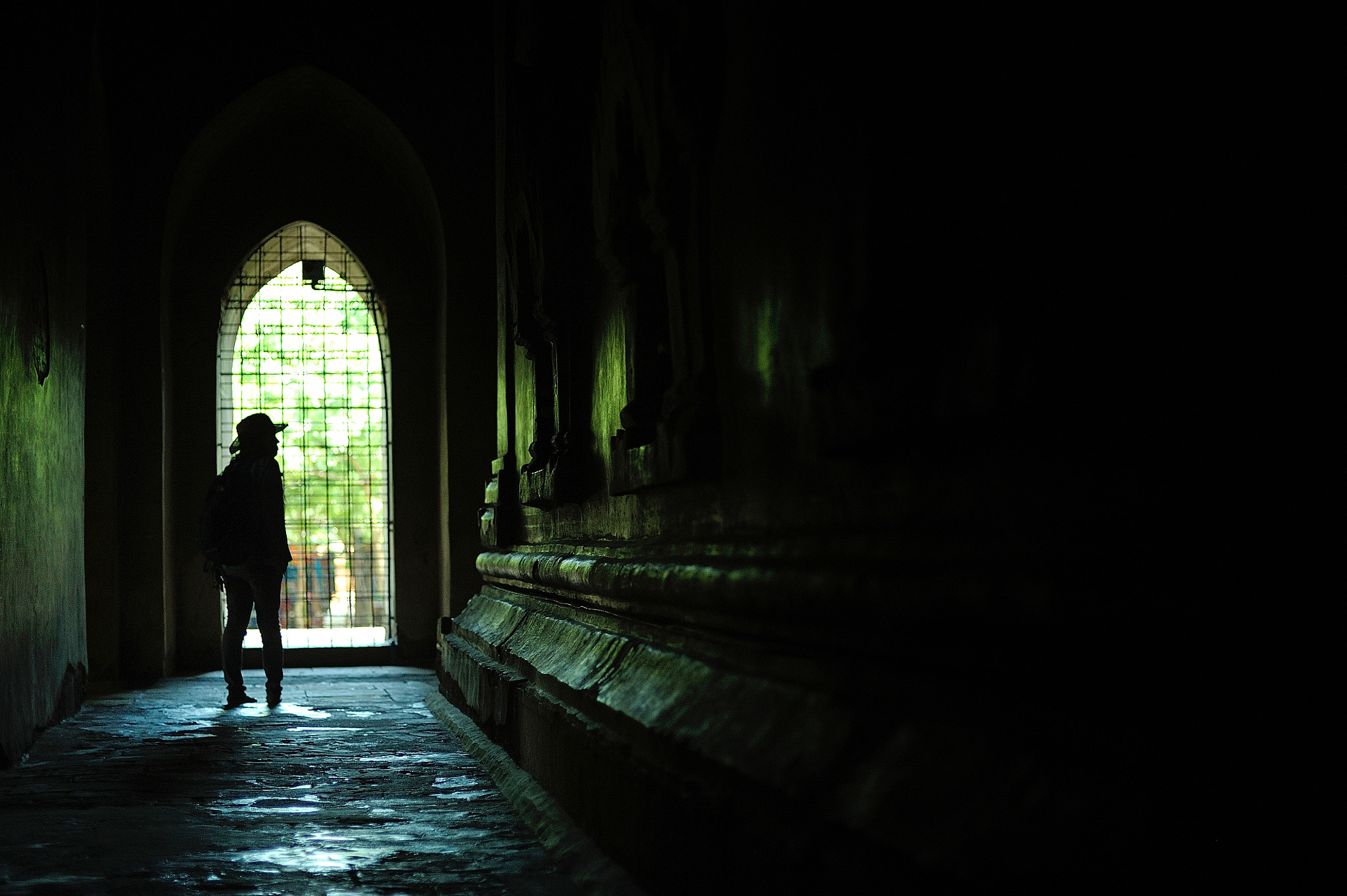 Nikon D700 + Voigtlander Nokton 58mm F1.4 SLII sample photo. Inside the temple photography