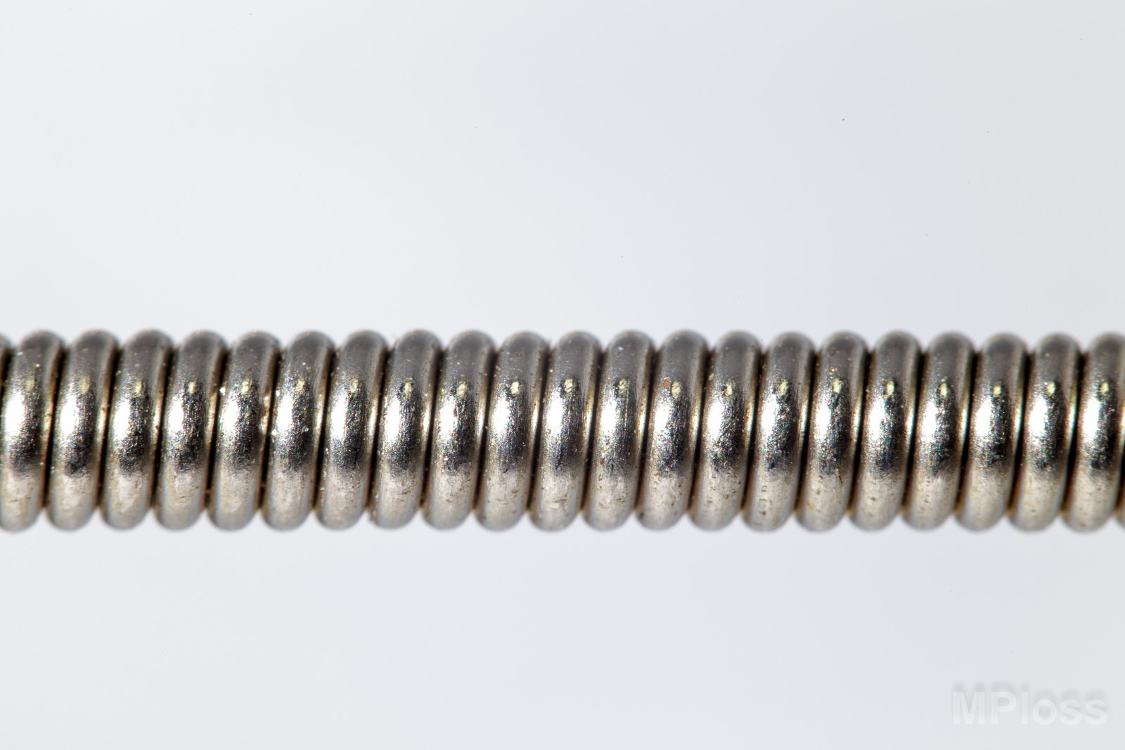 Canon EF-S 60mm F2.8 Macro USM sample photo. E string photography