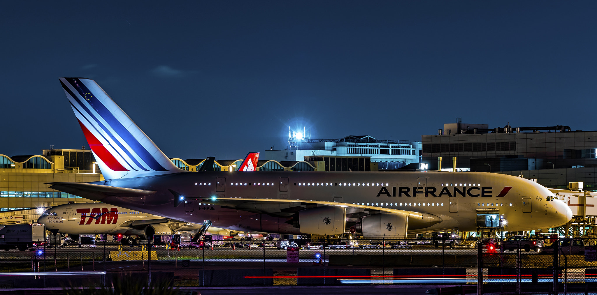 Panasonic Lumix DMC-GX8 + Olympus M.Zuiko Digital ED 40-150mm F2.8 Pro sample photo. Air france a380 photography