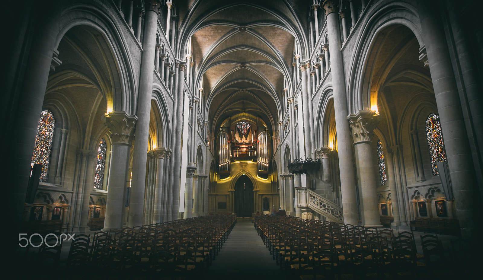 Sigma 10-20mm F3.5 EX DC HSM sample photo. Cathédrale de lausanne photography