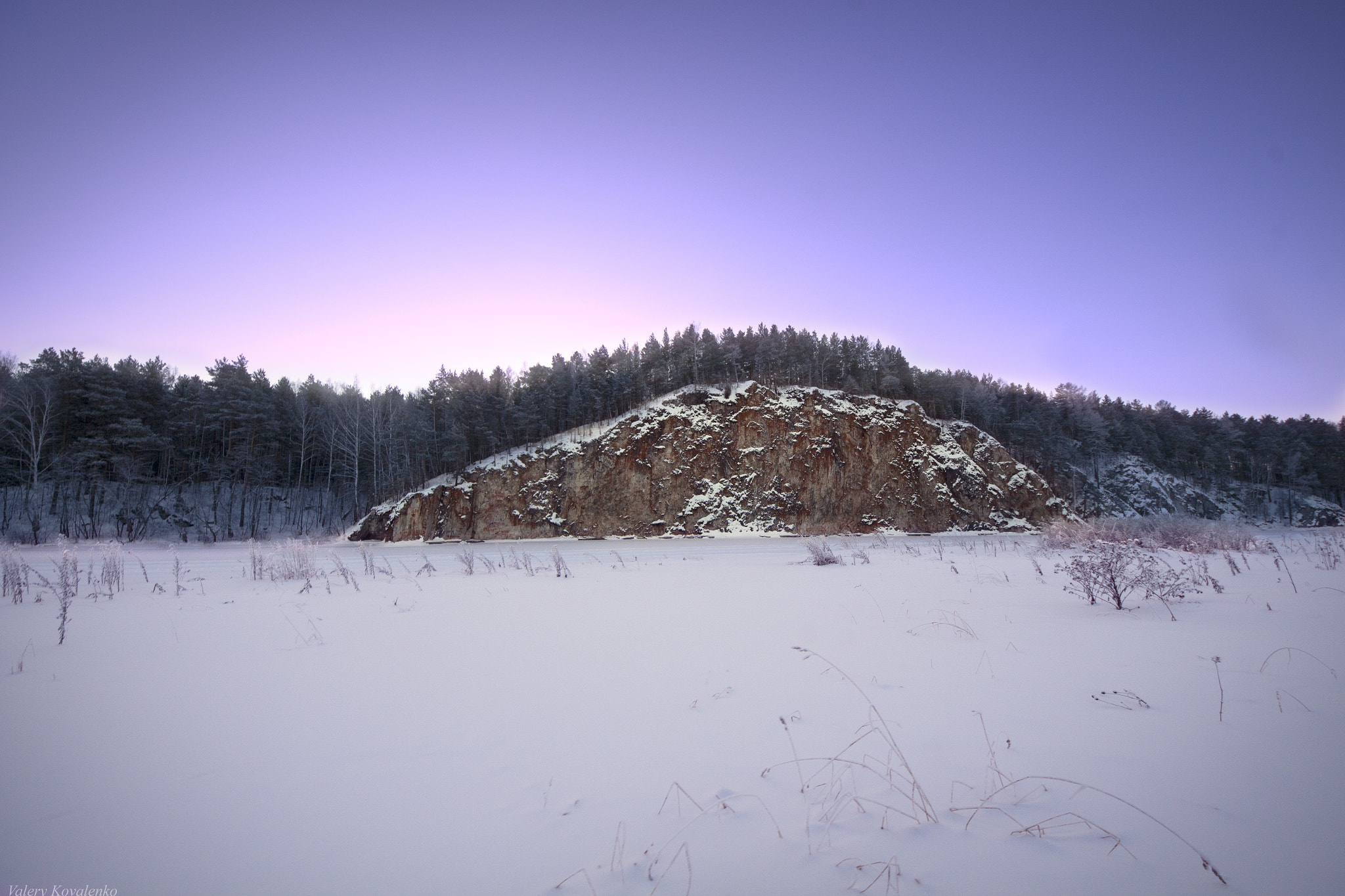 Canon EOS 650D (EOS Rebel T4i / EOS Kiss X6i) + Sigma 8-16mm F4.5-5.6 DC HSM sample photo. Ural forest: rock photography