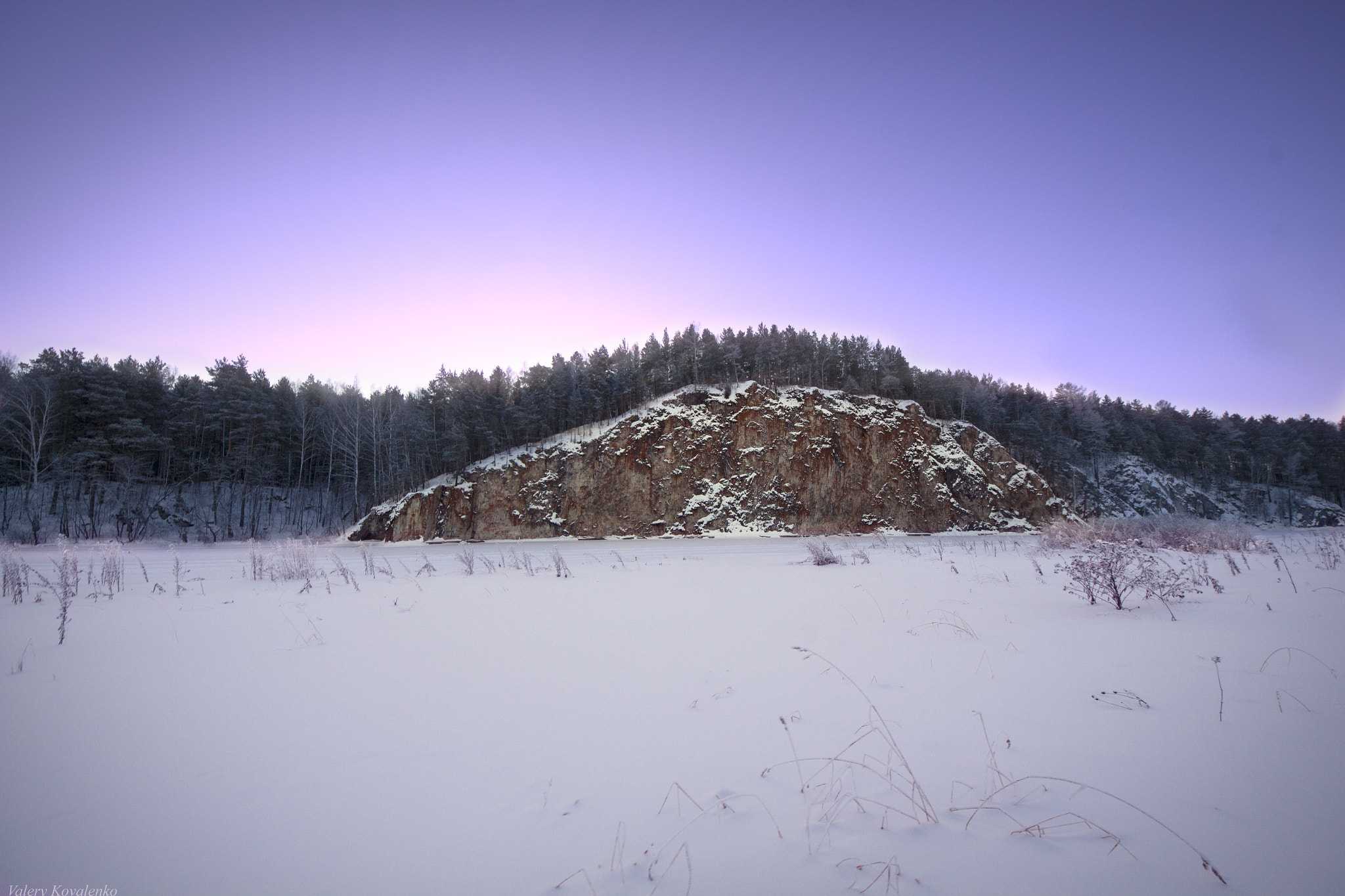 Sigma 8-16mm F4.5-5.6 DC HSM sample photo. Ural forest: rock photography