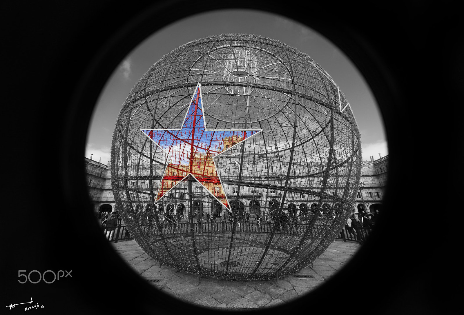 Nikon D7100 + Sigma 10mm F2.8 EX DC HSM Diagonal Fisheye sample photo. Merry christmas to all the artists and friends :) photography