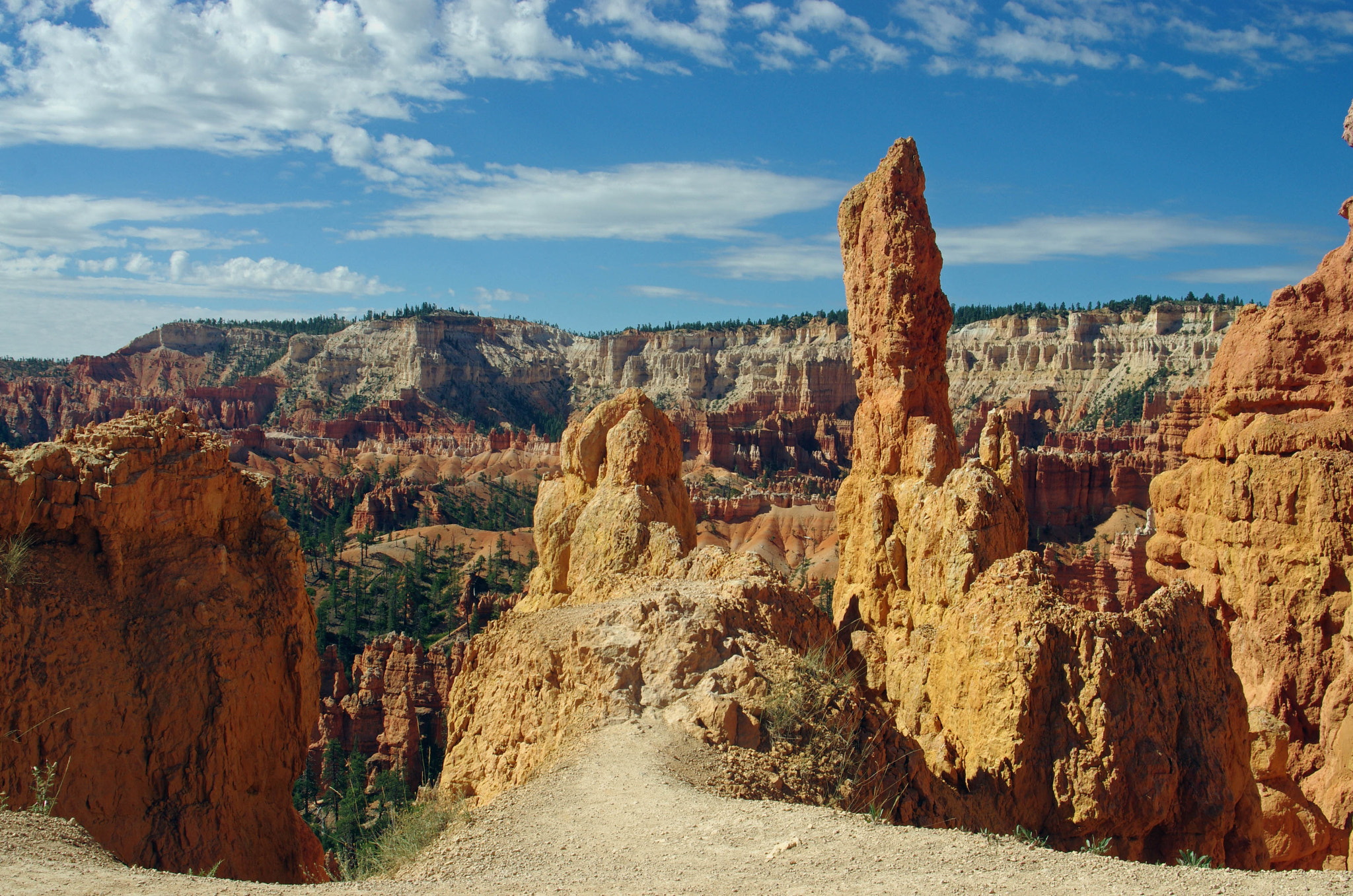 smc PENTAX-FA 28-200mm F3.8-5.6 AL[IF] sample photo. Trail at bryce photography