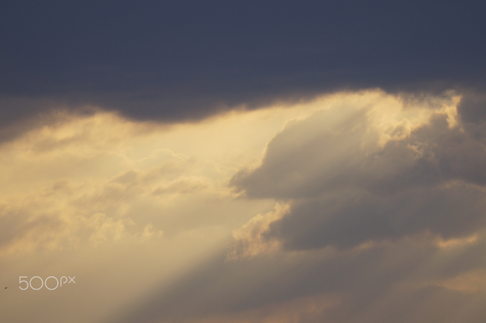 Sony E 55-210mm F4.5-6.3 OSS sample photo. Sunset cloud photography