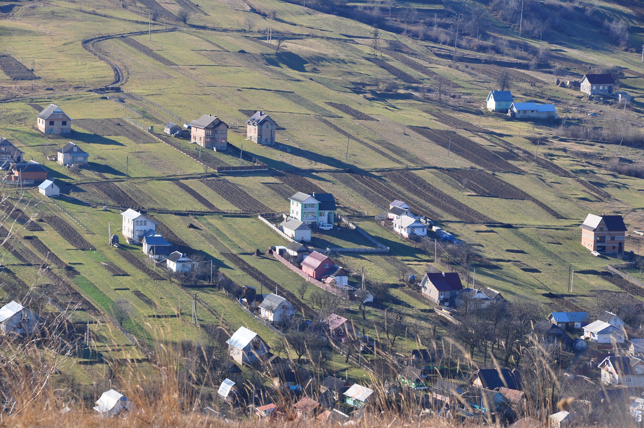 Nikon D5000 + Sigma 18-200mm F3.5-6.3 DC sample photo. Houses photography