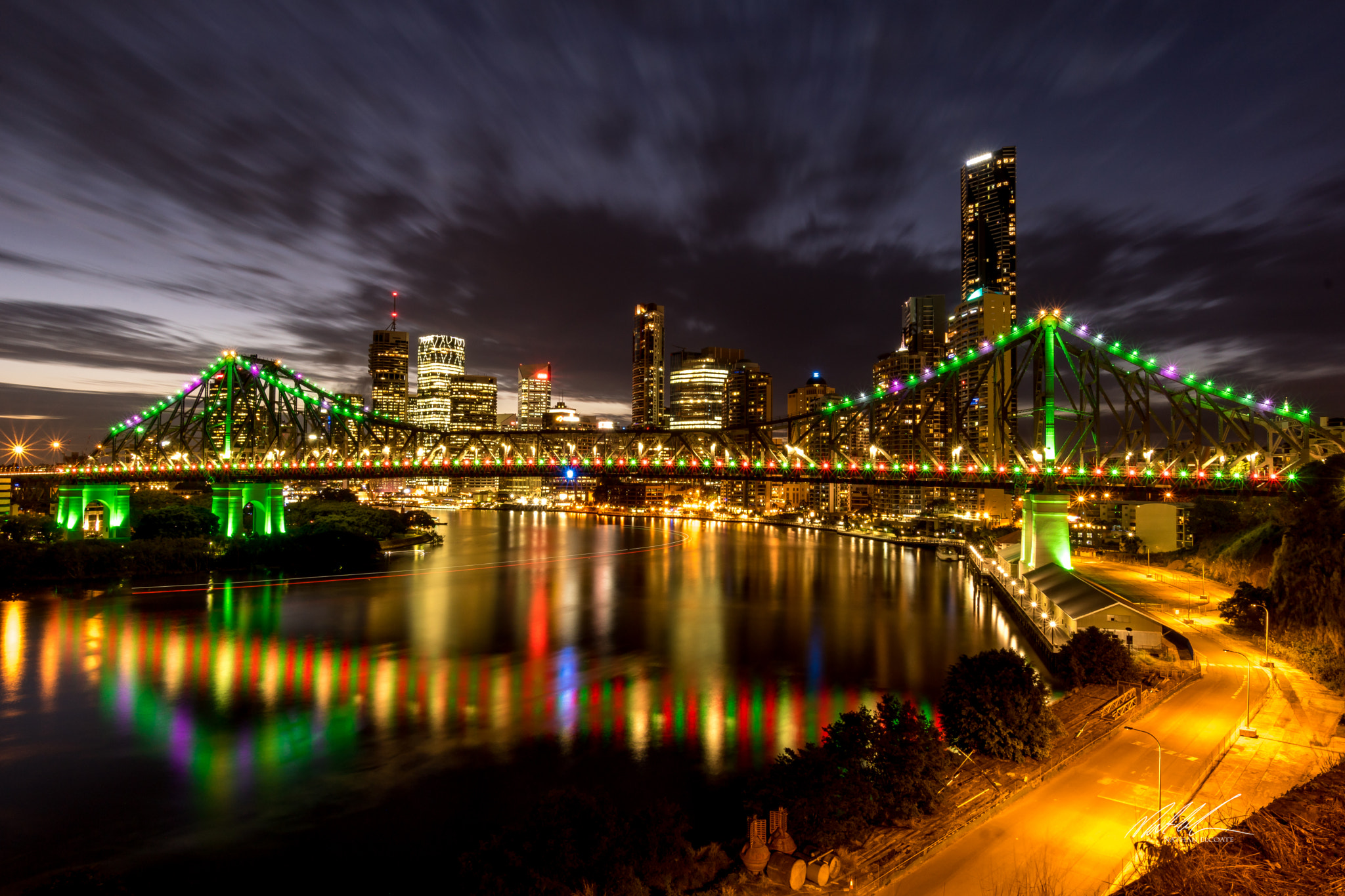 Sony ILCA-77M2 + Sigma 10-20mm F3.5 EX DC HSM sample photo. Story bridge reflections photography