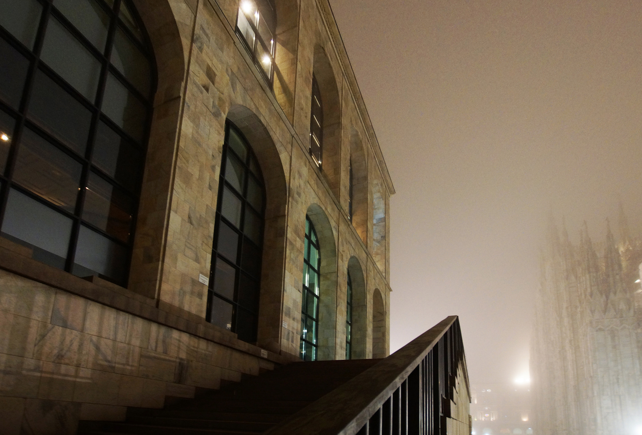 Sony SLT-A77 + 10-20mm F3.5 sample photo. Night in milan photography