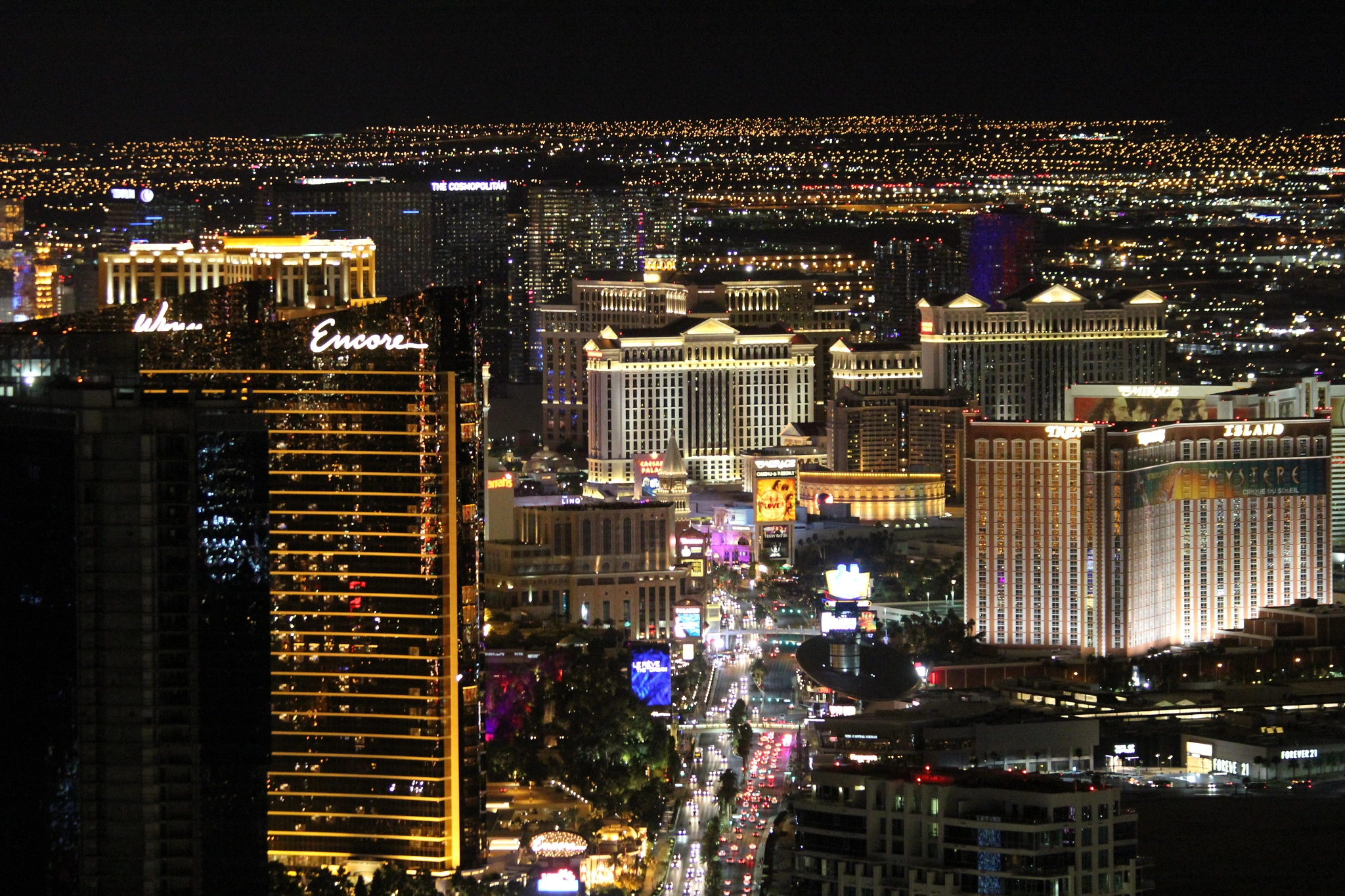 Canon EF 70-300mm F4-5.6 IS USM sample photo. Stratosphere tower photography