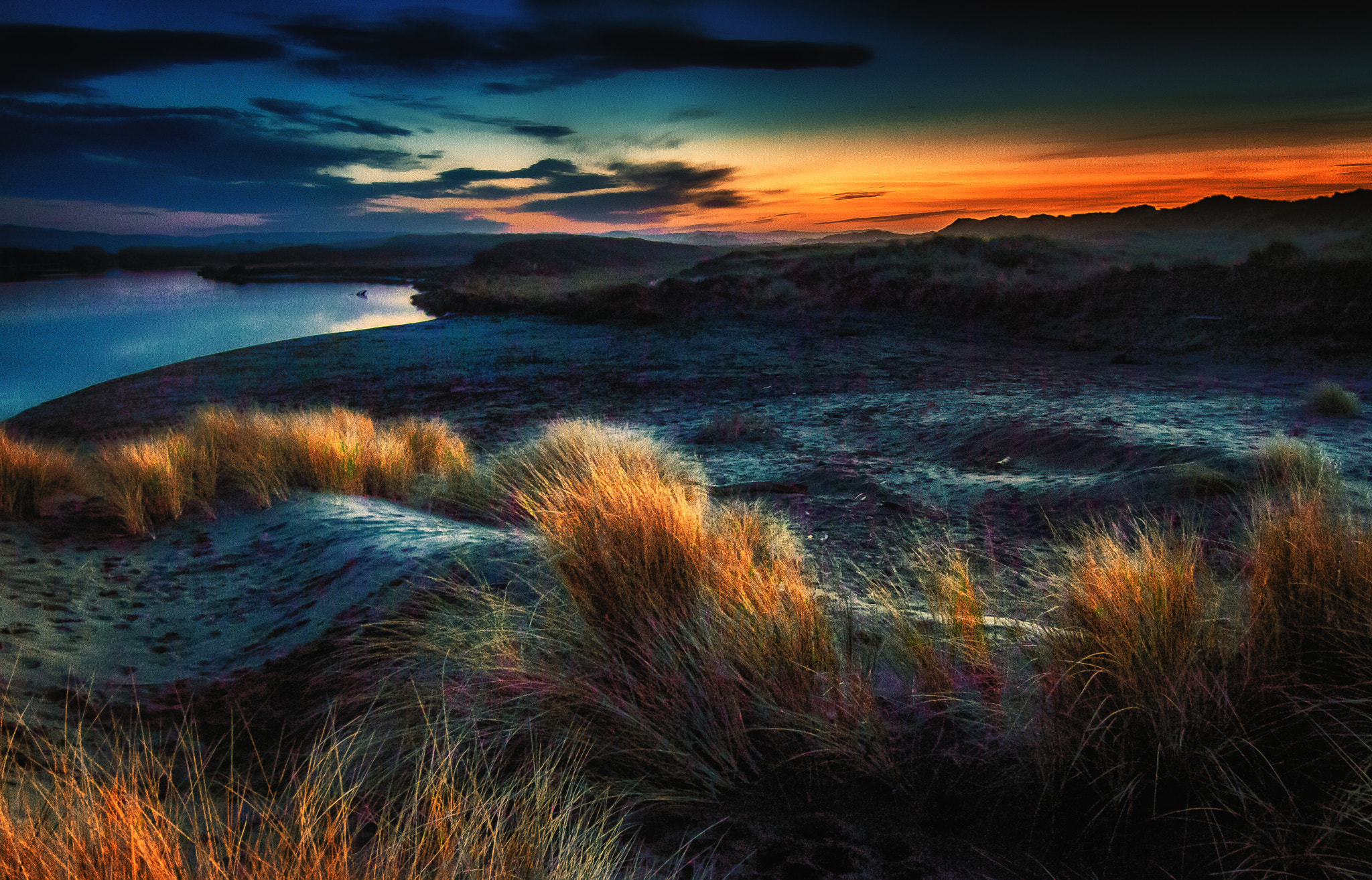 Olympus E-5 + OLYMPUS 11-22mm Lens sample photo. Last rays of light on the mad river photography