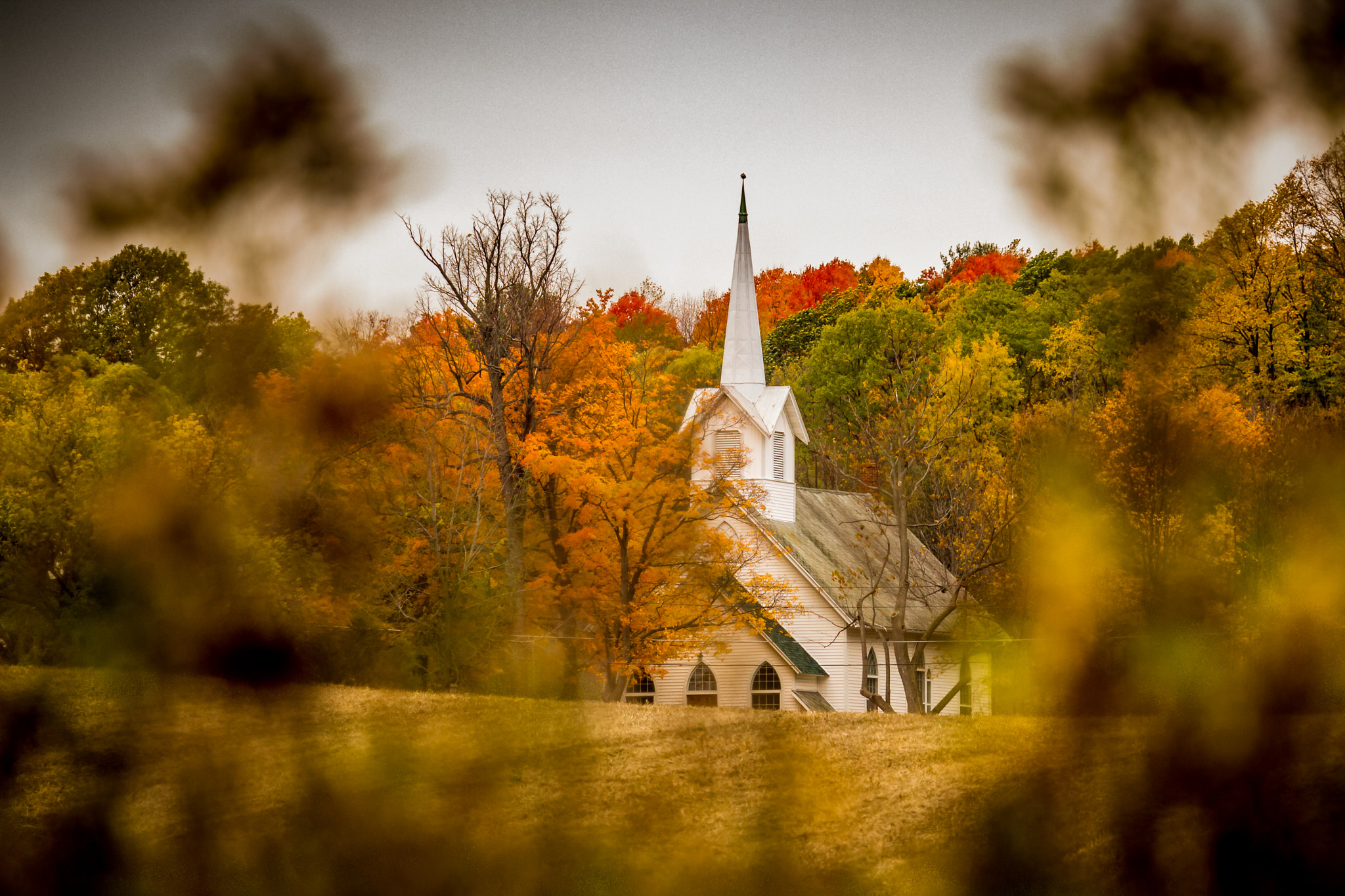 Canon EF 100-400mm F4.5-5.6L IS USM sample photo. Autumn church photography