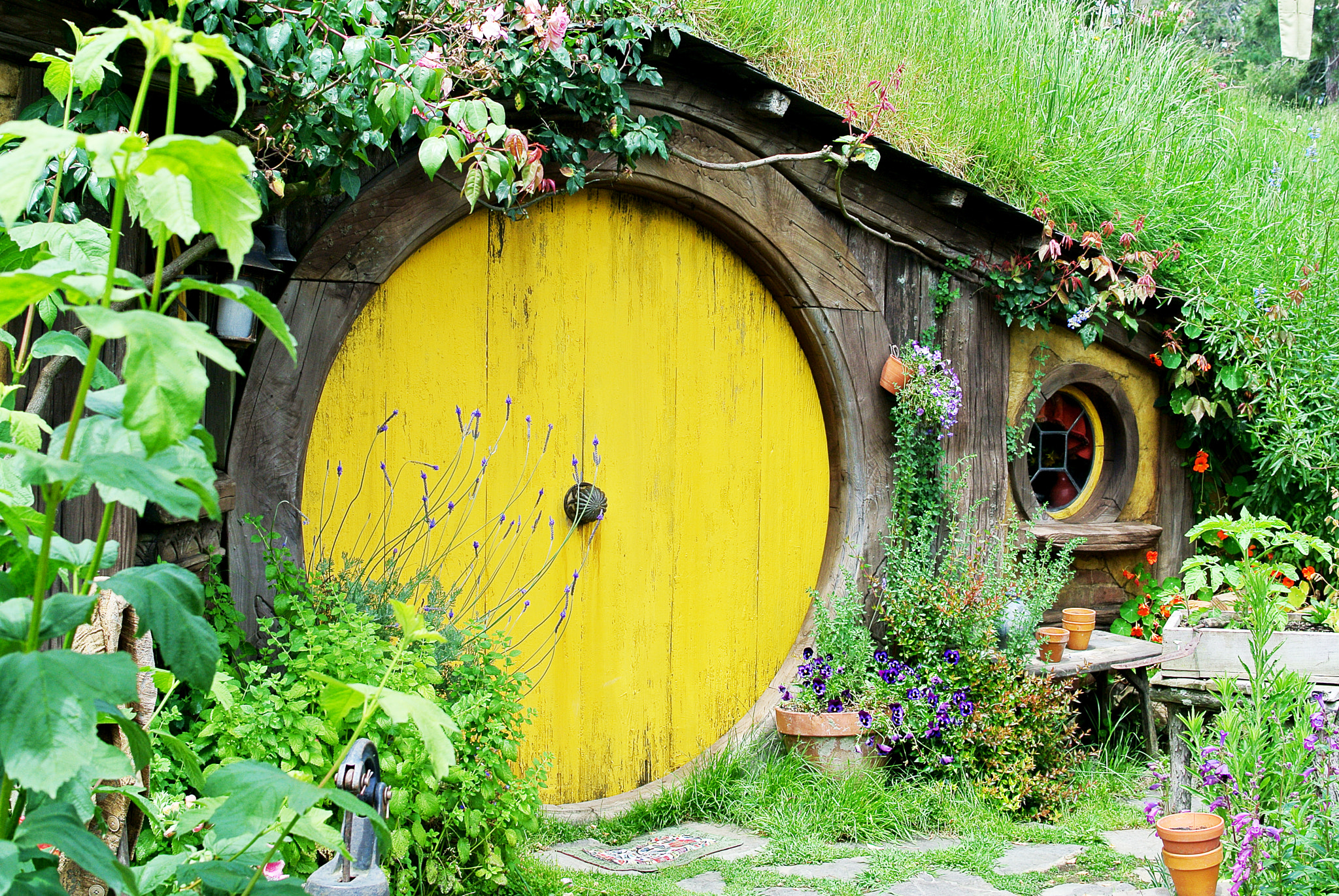 Nikon 1 V1 + Nikon 1 Nikkor 18.5mm F1.8 sample photo. Hobbiton - new zealand - sam gamegie house photography