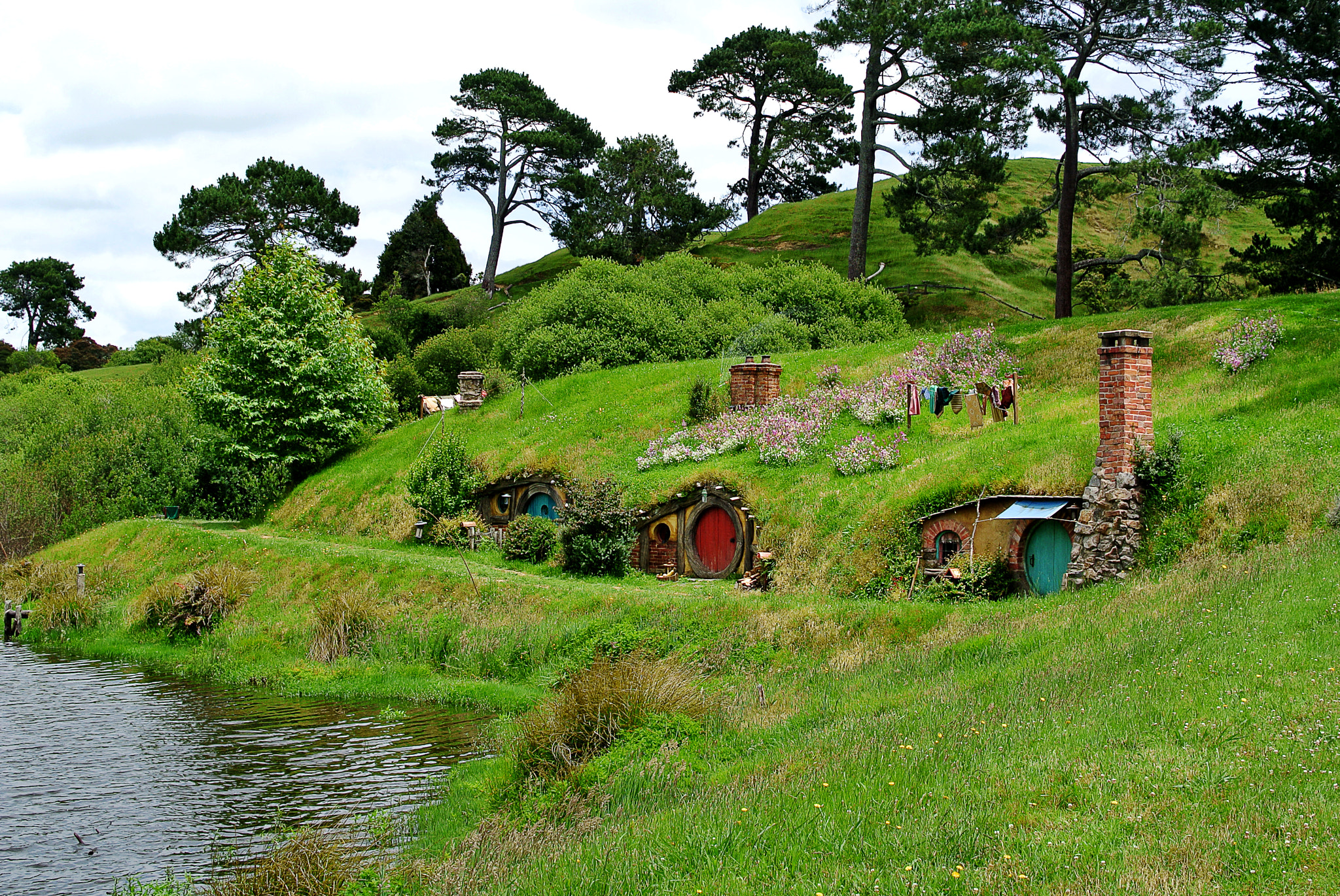 Nikon 1 V1 + Nikon 1 Nikkor 18.5mm F1.8 sample photo. Hobbiton - new zealand - the shire photography