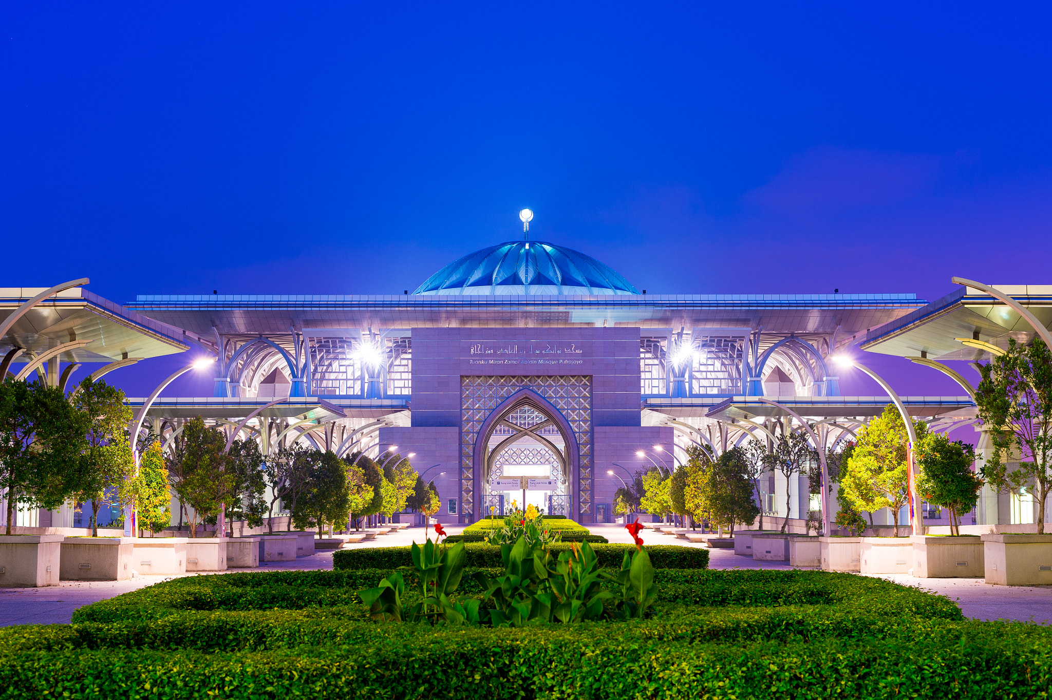 Nikon D4 + Nikon AF-S Nikkor 58mm F1.4G sample photo. Iron mosque, malaysia in the blue photography