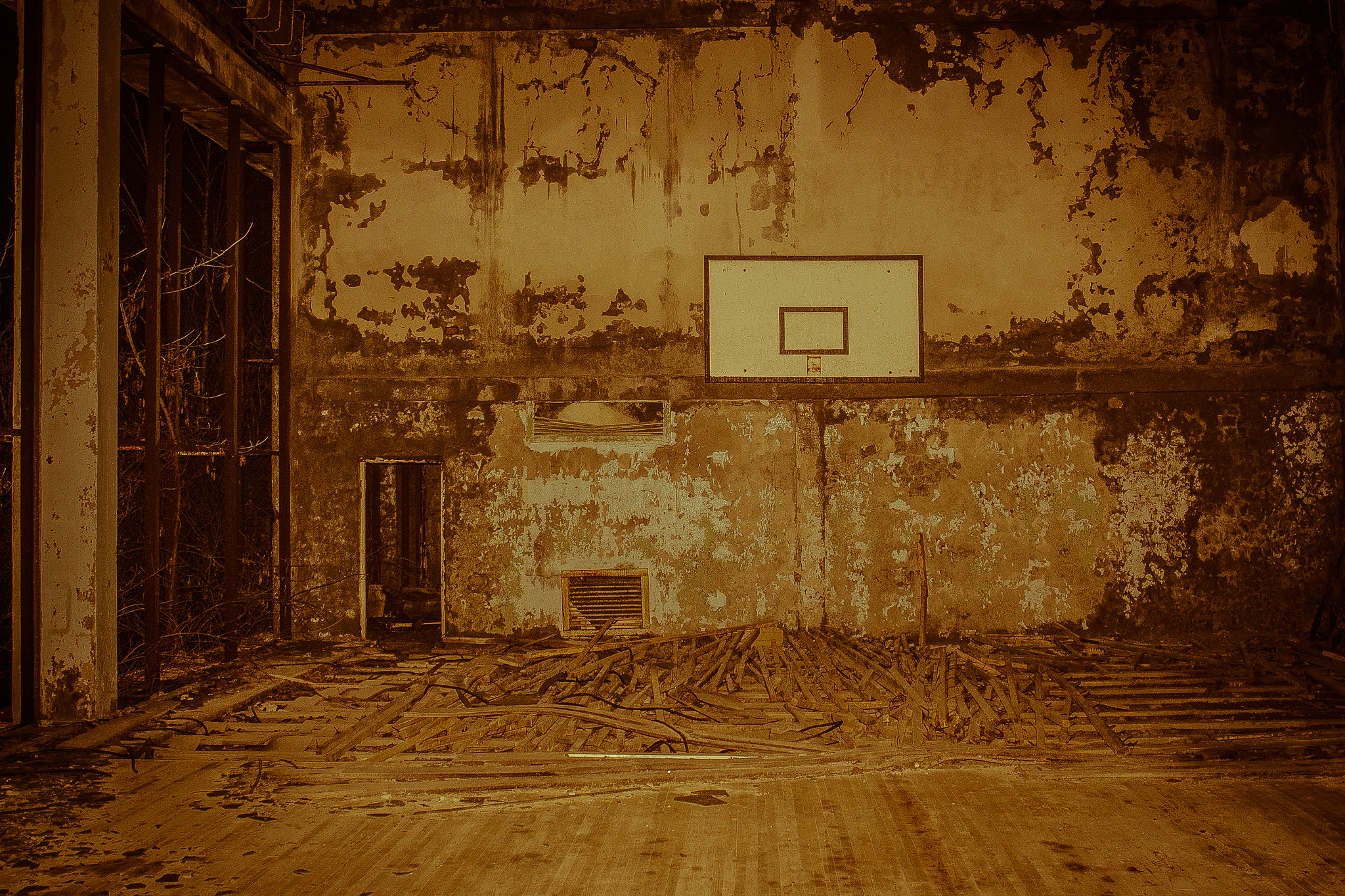Canon EF 24mm F2.8 IS USM sample photo. "dead" city of pripyat photography