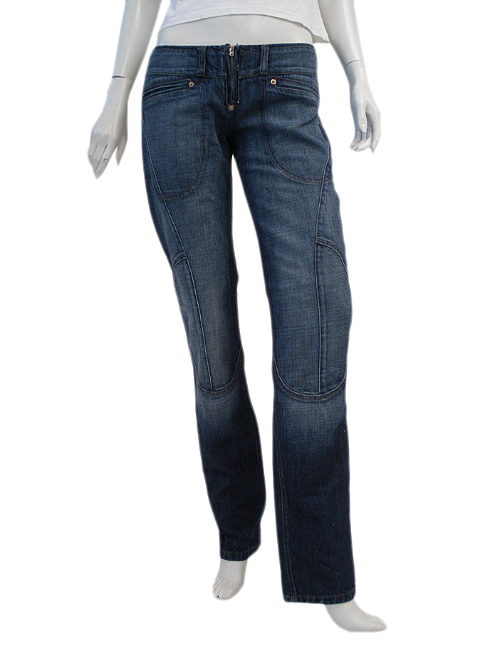 Pentax Optio V20 sample photo. Vivia ferragamo: jeans photography