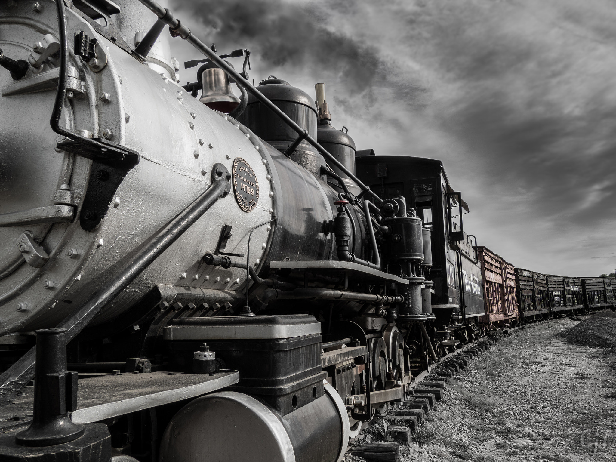 LUMIX G VARIO PZ 14-42/F3.5-5.6 sample photo. Old train photography