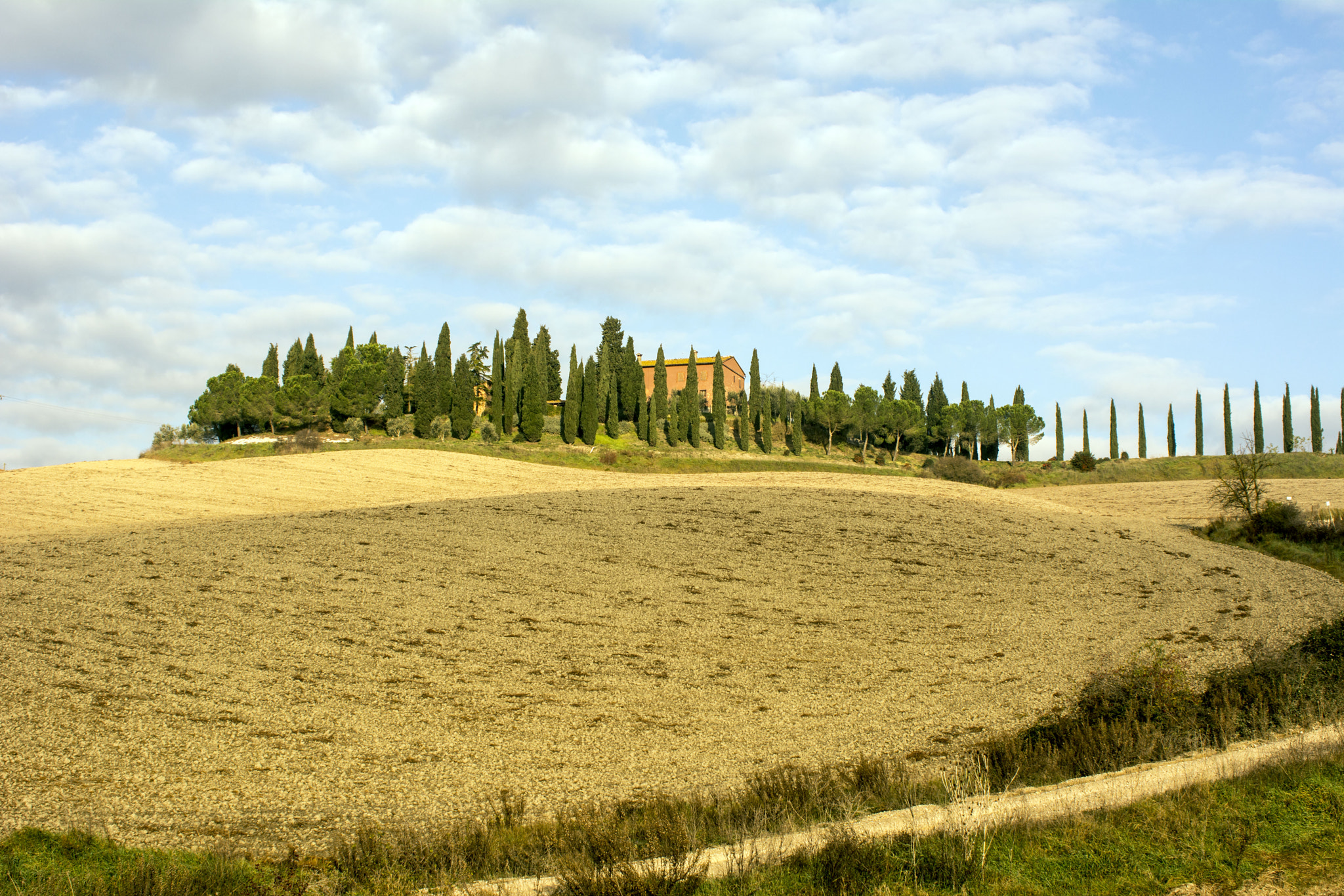 AF Zoom-Nikkor 35-135mm f/3.5-4.5 N sample photo. Valle di cecina photography