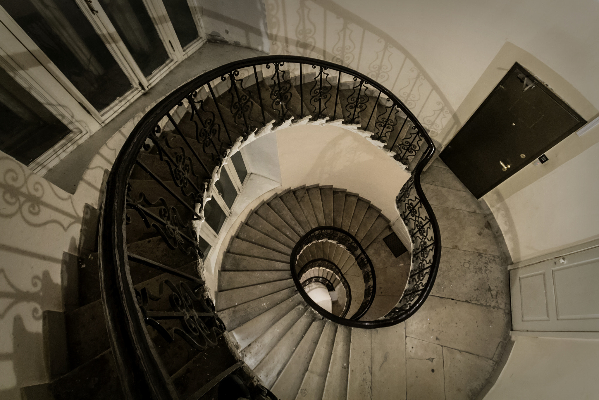 Sigma 10-20mm F3.5 EX DC HSM sample photo. The staircase in the center of moscow photography