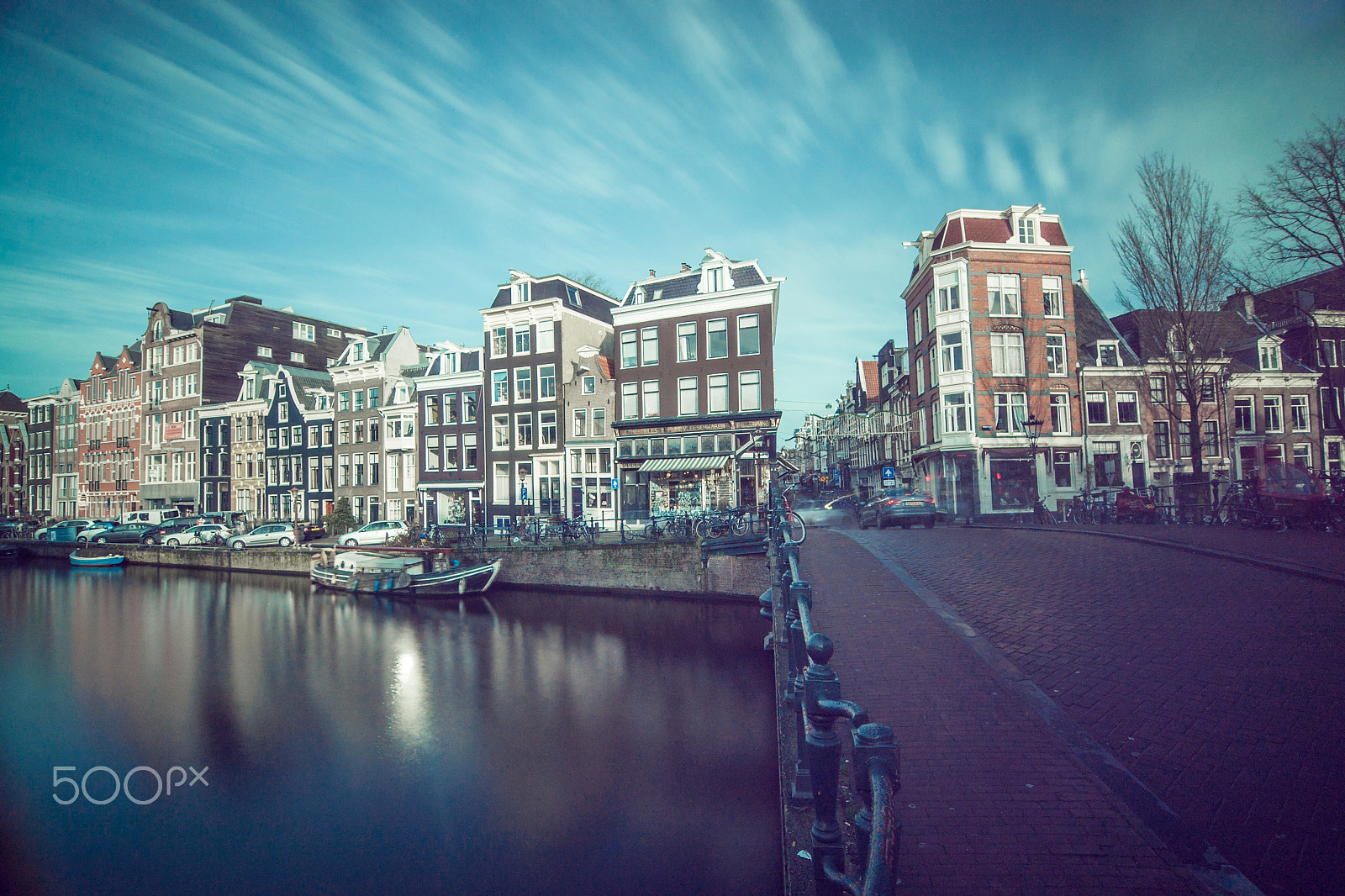 Sony Alpha DSLR-A700 + 20mm F2.8 sample photo. Amsterdam canals photography