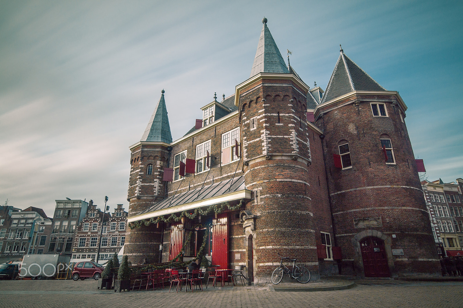 Sony Alpha DSLR-A700 + 20mm F2.8 sample photo. Historic building downtown amsterdam photography