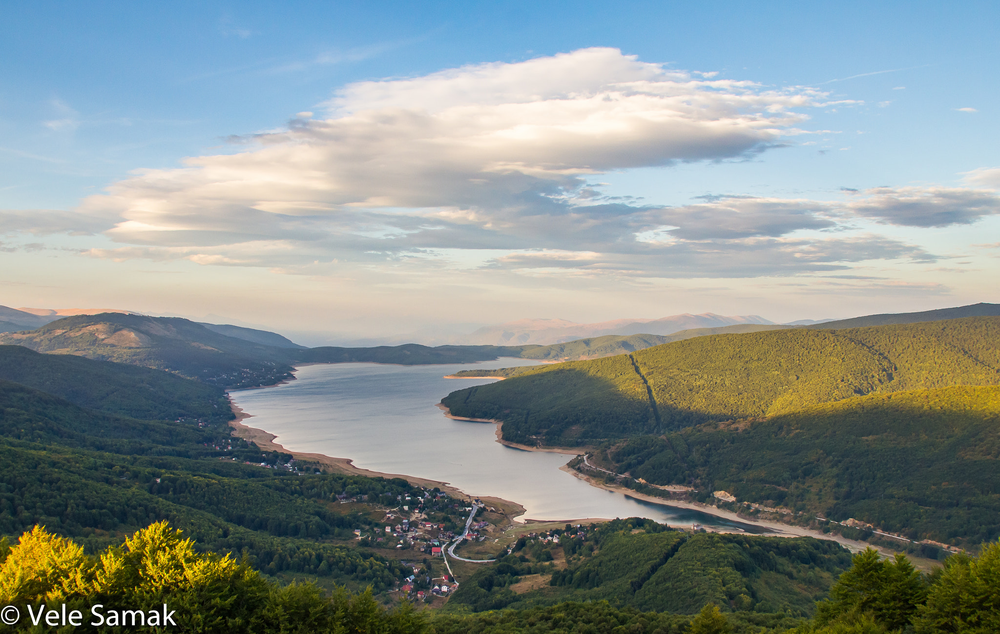 Canon EOS 550D (EOS Rebel T2i / EOS Kiss X4) + Canon EF 17-35mm f/2.8L sample photo. Lake mavrovo hdr photography