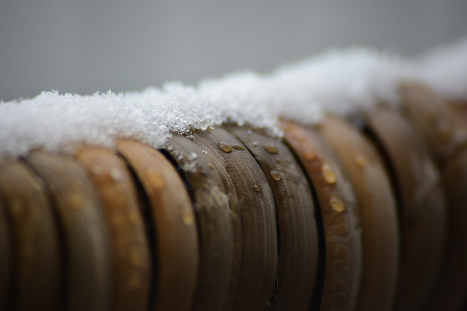 Sigma 70-300mm F4-5.6 APO Macro Super II sample photo. First snow on the furniture at crater lake photography