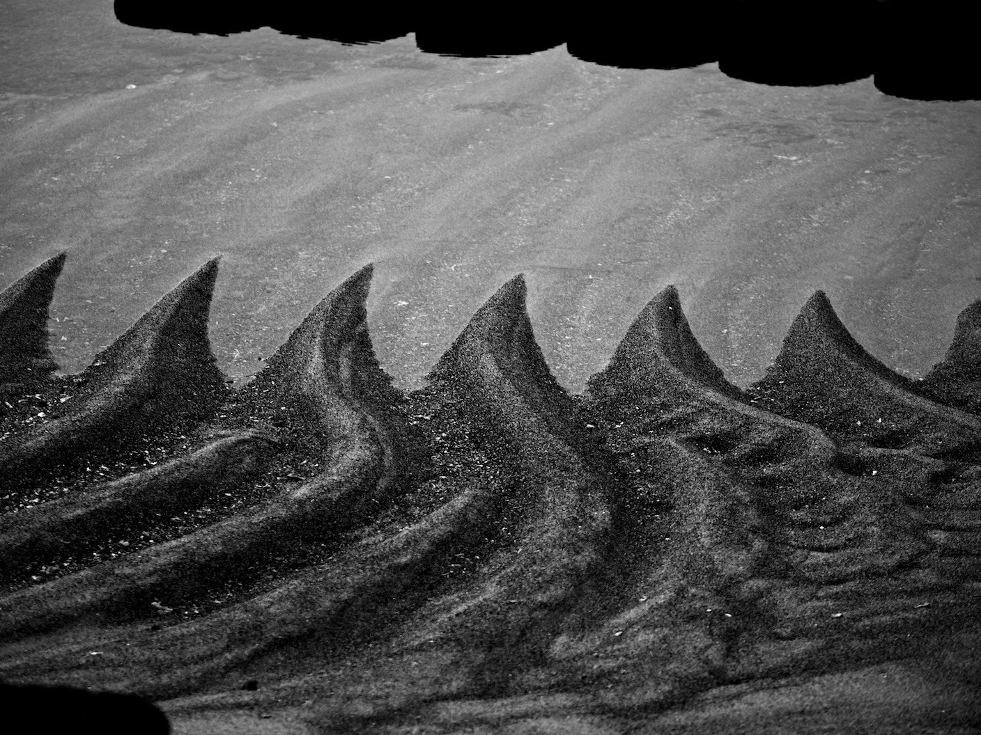 Panasonic Lumix DMC-GH4 + Olympus M.Zuiko Digital ED 75mm F1.8 sample photo. Tide sand formation photography