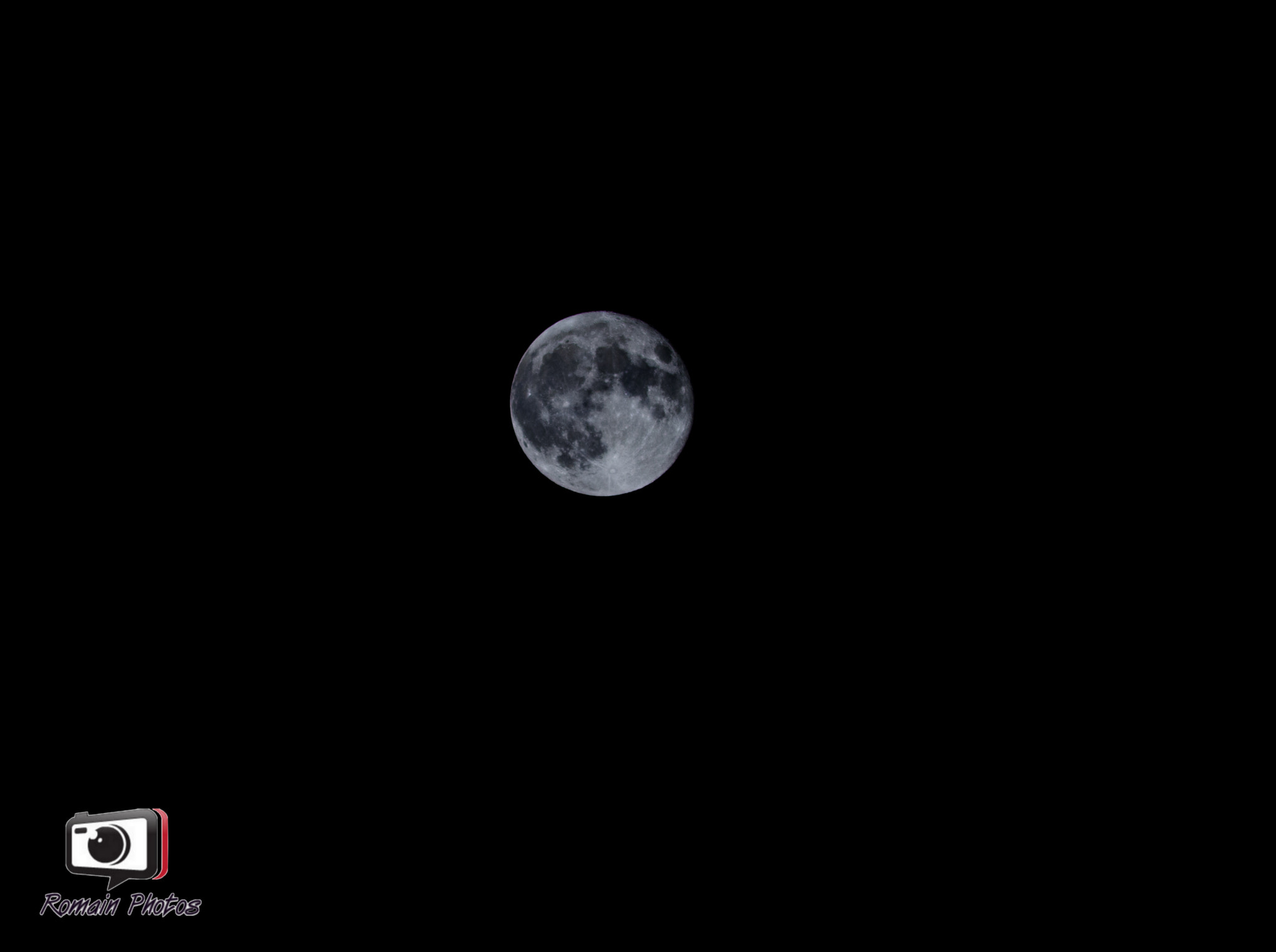 Canon EOS 400D (EOS Digital Rebel XTi / EOS Kiss Digital X) + Sigma 50-200mm F4-5.6 DC OS HSM sample photo. Full moon photography