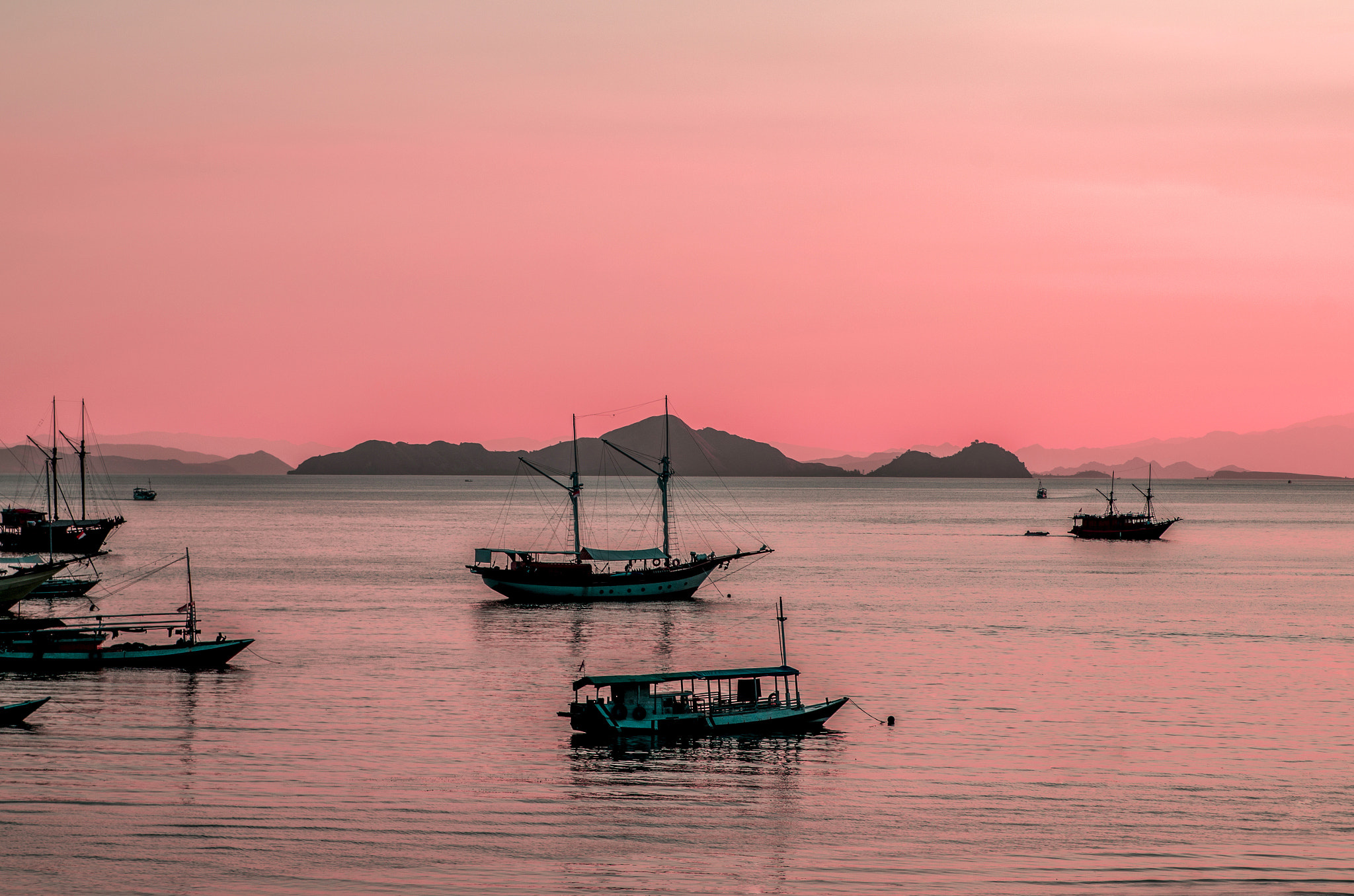 Tamron AF 28-75mm F2.8 XR Di LD Aspherical (IF) sample photo. Over the pink sea photography