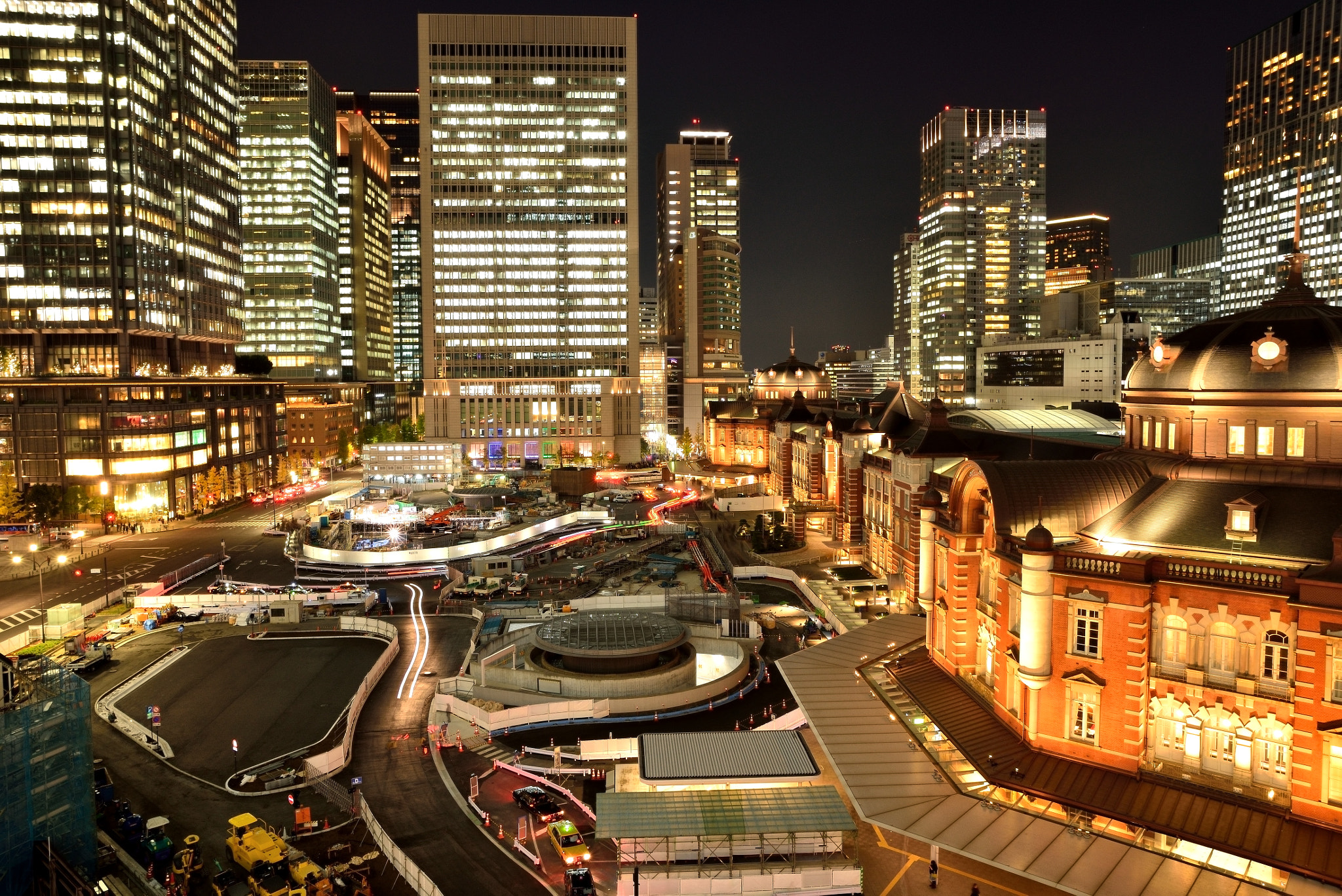 Nikon D600 + Sigma 24mm F1.8 EX DG Aspherical Macro sample photo. Tokyo station photography