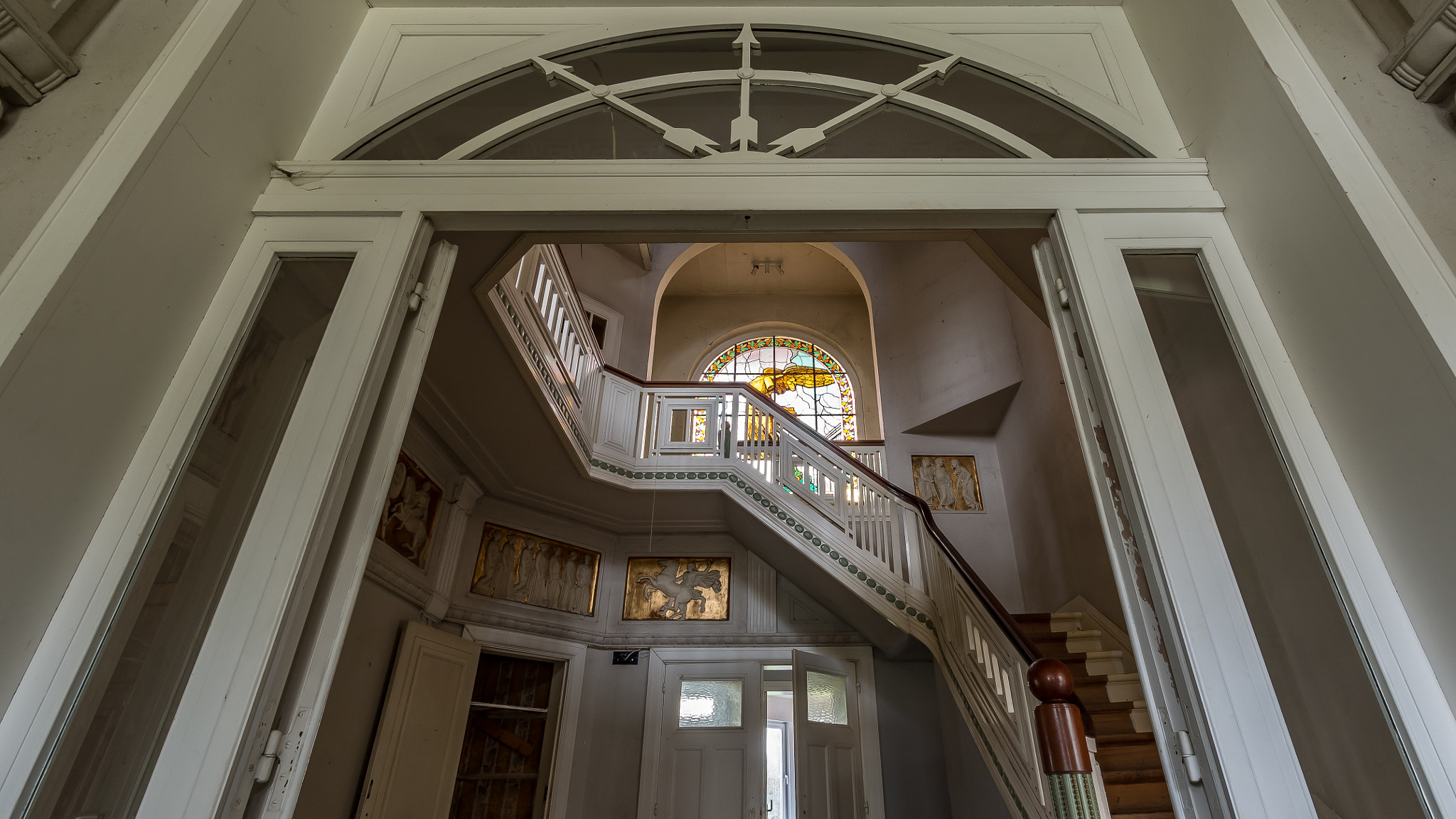 Panasonic Lumix DMC-GH3 + Panasonic Lumix G Vario 7-14mm F4 ASPH sample photo. Villa grammaire photography
