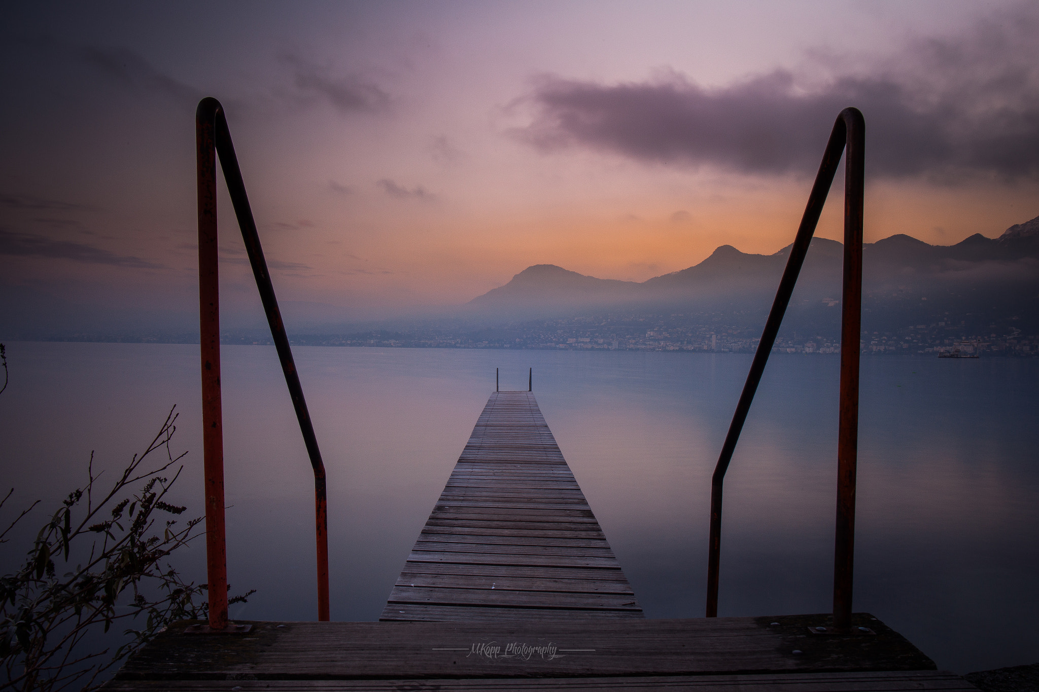 Sigma 17-35mm f/2.8-4 EX DG Aspherical HSM sample photo. Sunset by montereux photography