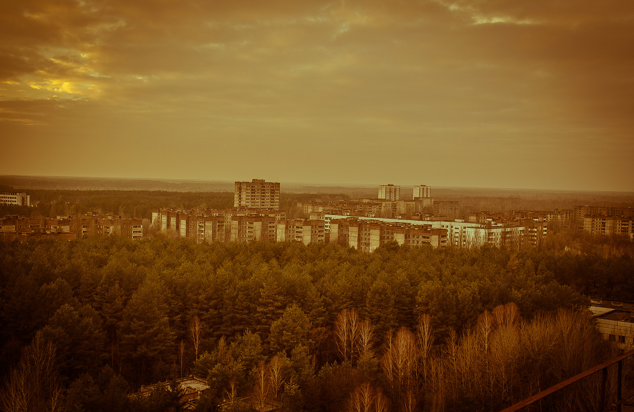 Canon EOS 700D (EOS Rebel T5i / EOS Kiss X7i) + Canon EF 24mm F2.8 IS USM sample photo. "dead" city of pripyat photography