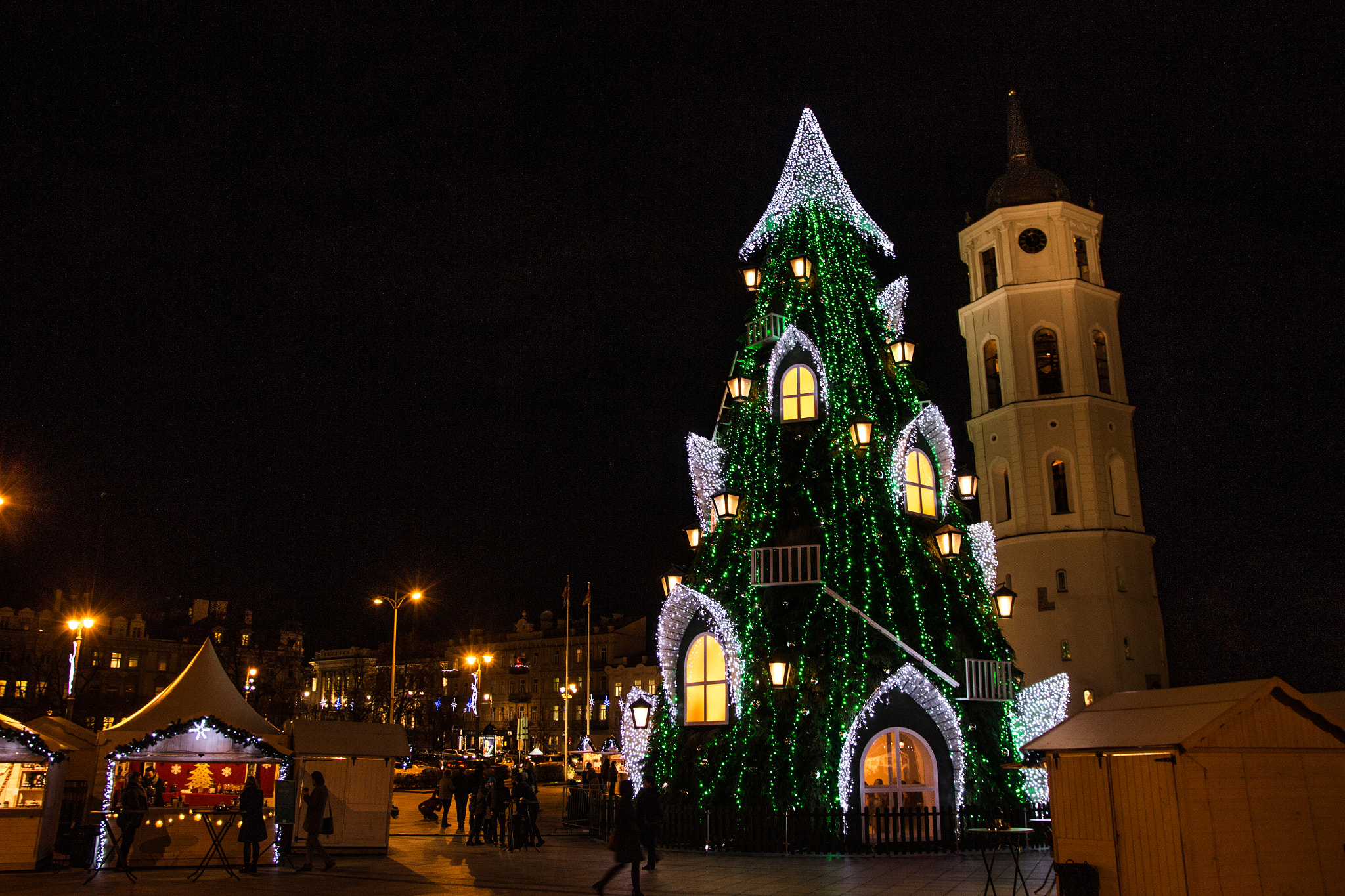 Sigma 17-70mm F2.8-4 DC Macro OS HSM sample photo. Vilnius christmas tree photography