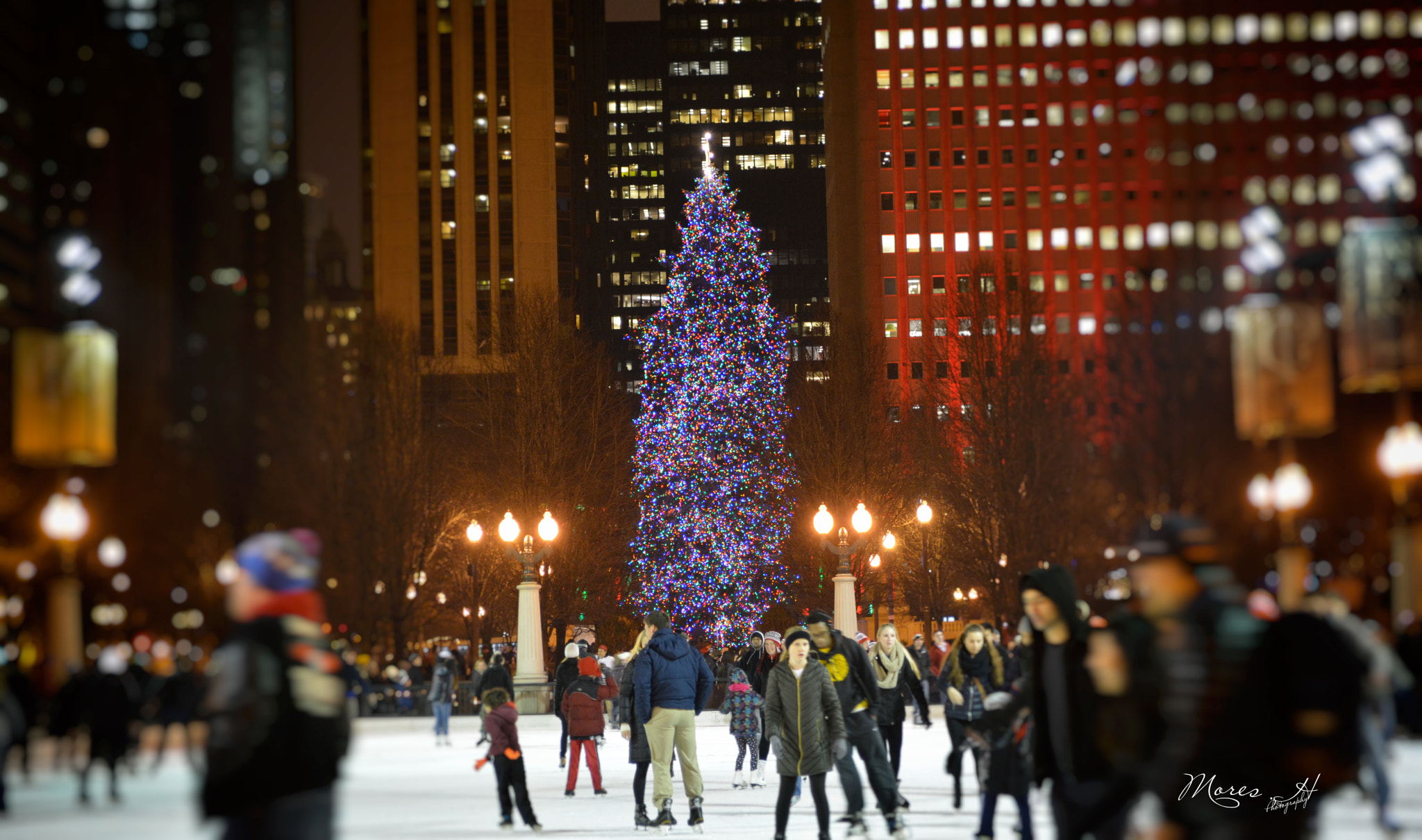 Nikon AF-S Nikkor 24-70mm F2.8E ED VR sample photo. Downtown chicago photography