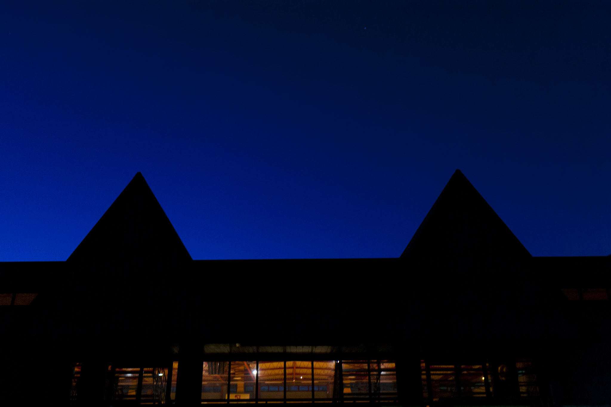 Sigma 18-50mm F2.8-4.5 DC OS HSM sample photo. Blue volley photography