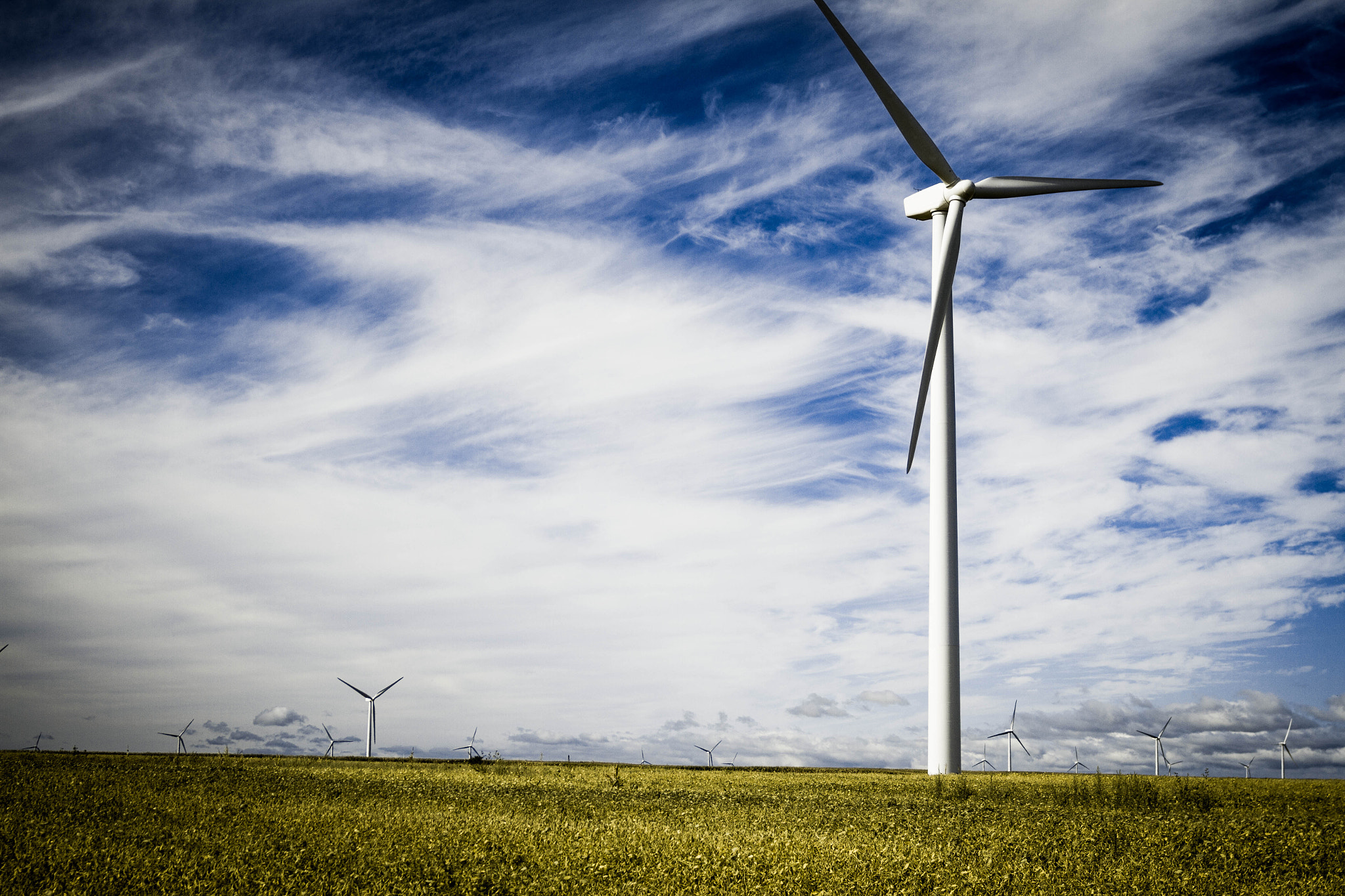 Tamron AF 19-35mm f/3.5-4.5 sample photo. Turbine photography
