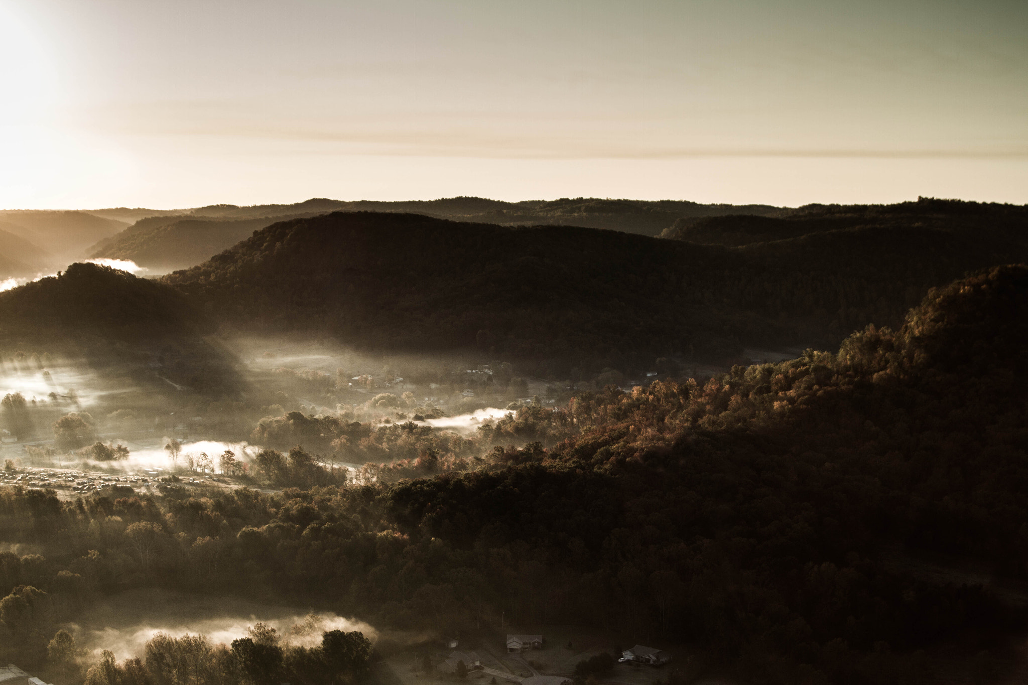 Tamron AF 19-35mm f/3.5-4.5 sample photo. Morning fog photography